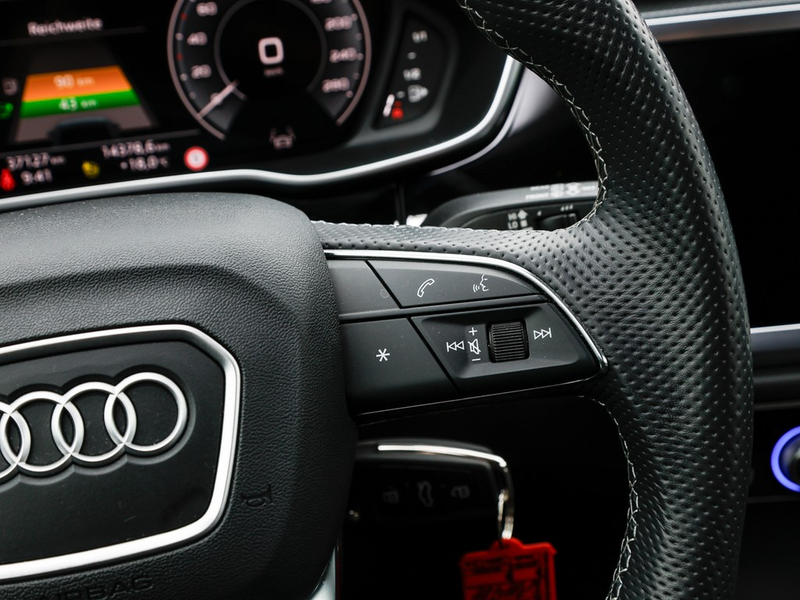 Audi Q3 45 TFSIe S tronic S Line /Navi/LED/RFK/ACC — photo 17
