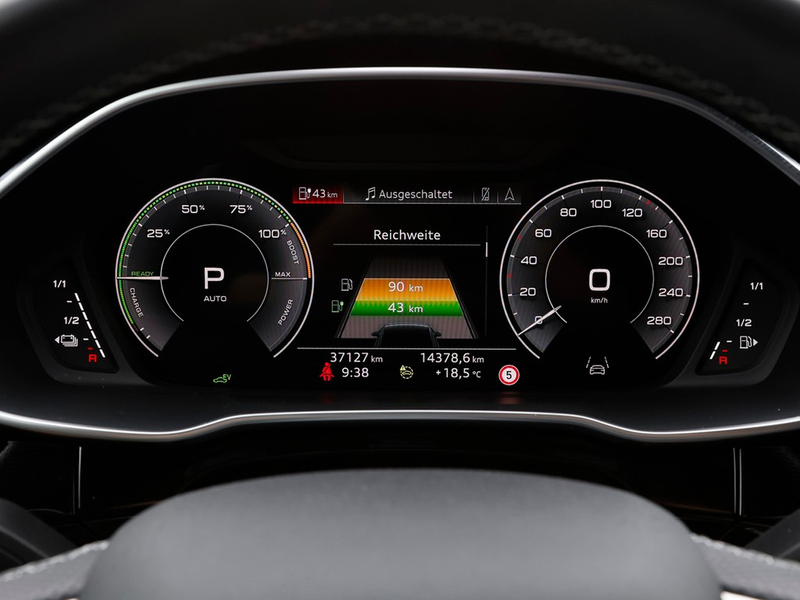 Audi Q3 45 TFSIe S tronic S Line /Navi/LED/RFK/ACC — photo 14