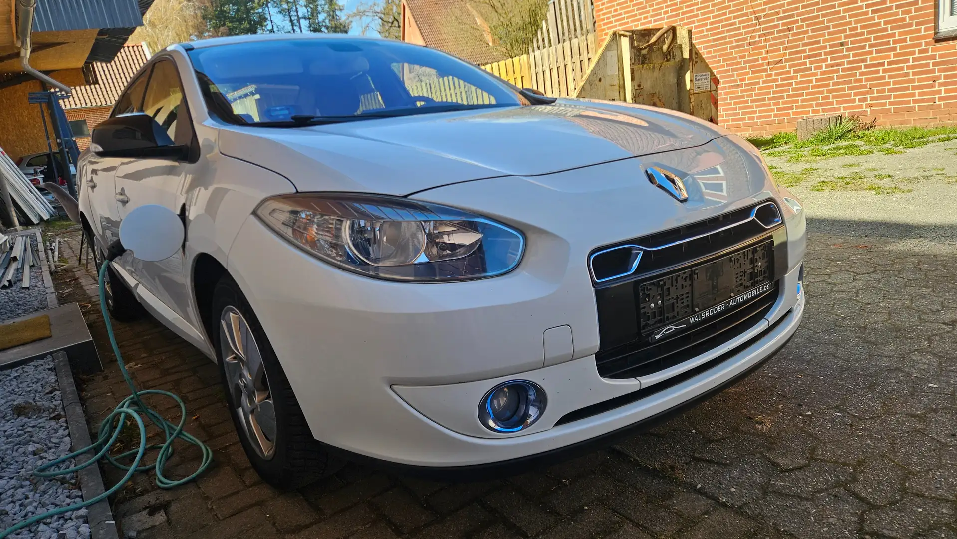 Renault Fluence Z.E. Dynamique*Parkpilot*Navi*Tempomat*teilleder Weiß - 2