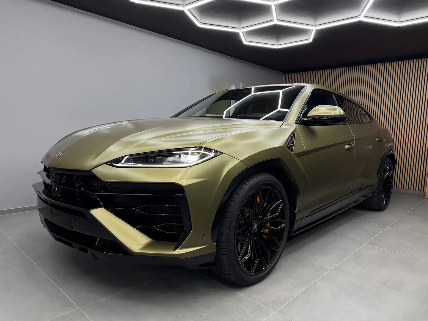 Lamborghini Urus SE / Verde Gea Matt /XPEL Folie/ Vollau / Bang&Olu Bronze - 2