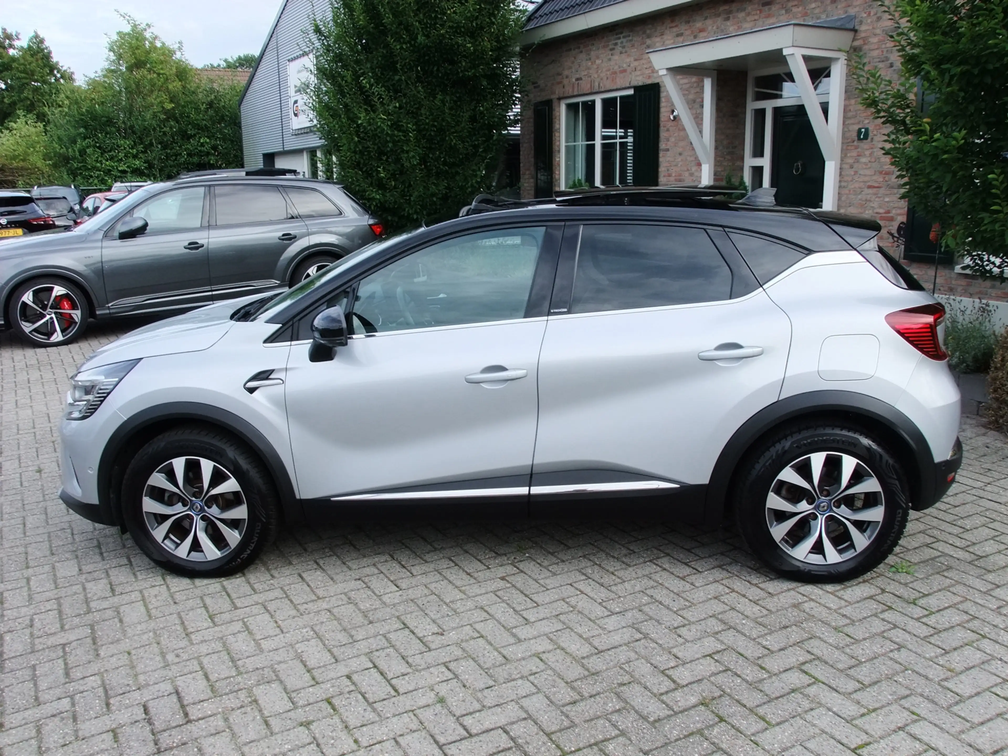 Renault Captur 1.6 E-Tech Plug-in Hybrid 160 Intens , 360 Camera, — photo 2