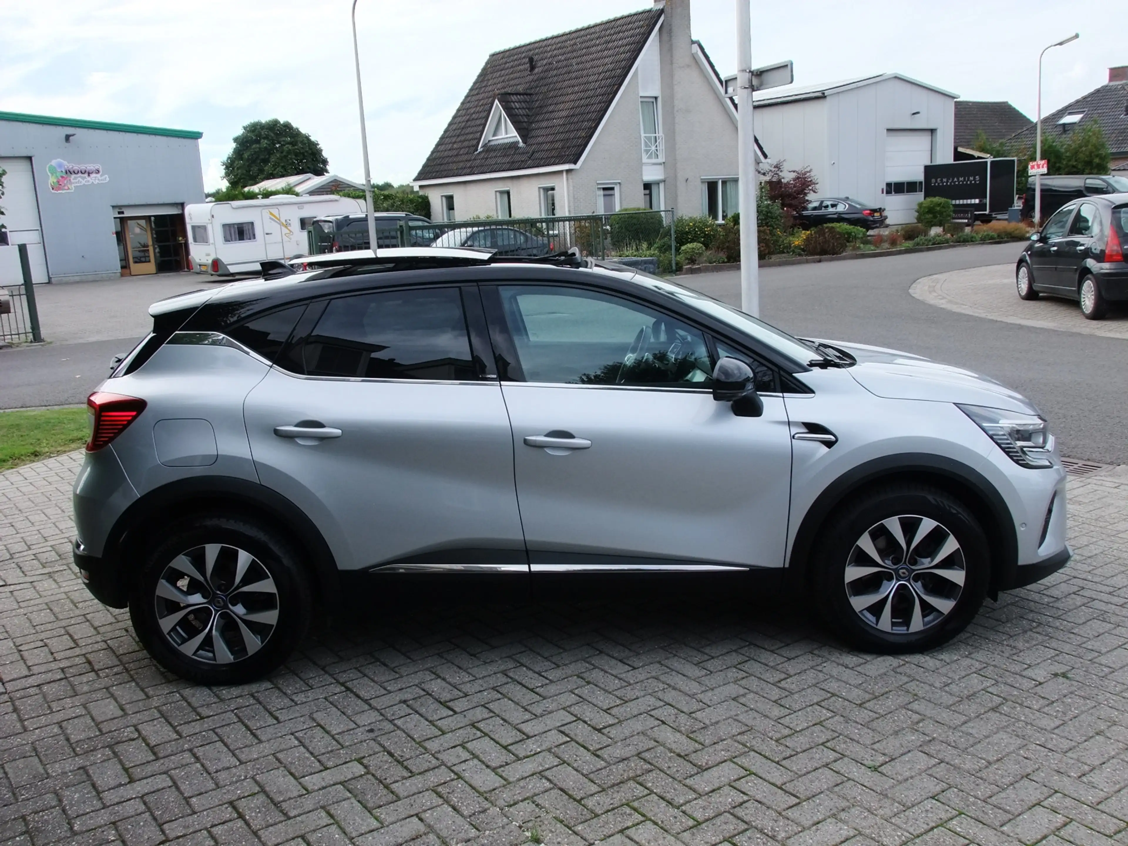 Renault Captur 1.6 E-Tech Plug-in Hybrid 160 Intens , 360 Camera, — photo 6