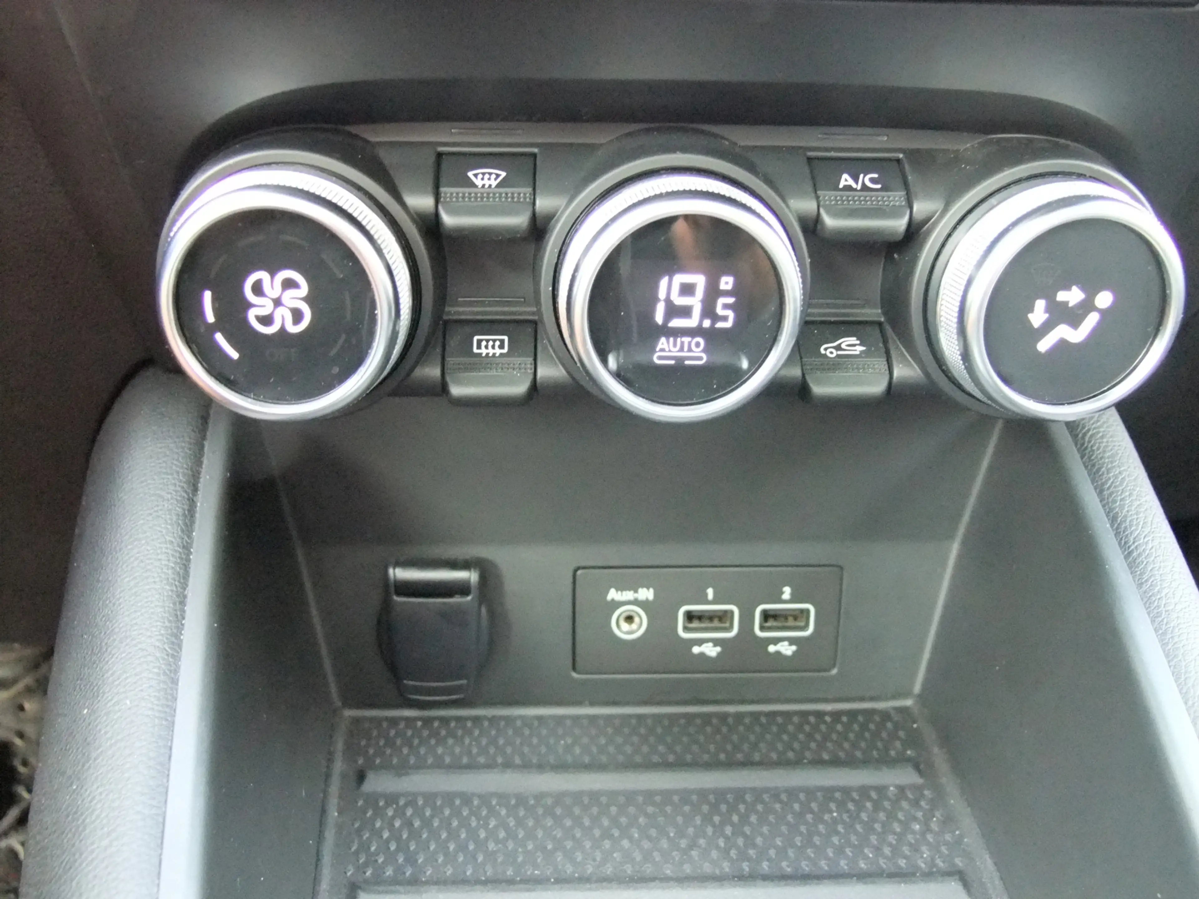 Renault Captur 1.6 E-Tech Plug-in Hybrid 160 Intens , 360 Camera, — photo 25