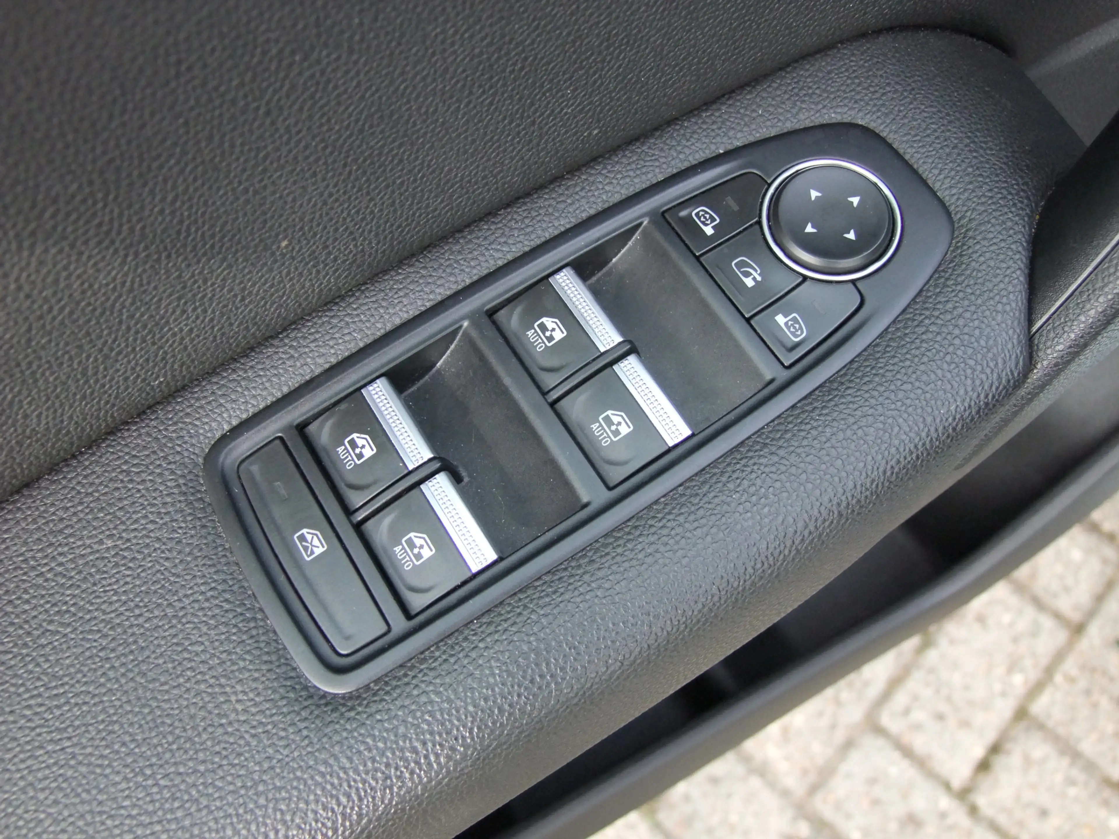 Renault Captur 1.6 E-Tech Plug-in Hybrid 160 Intens , 360 Camera, — photo 31