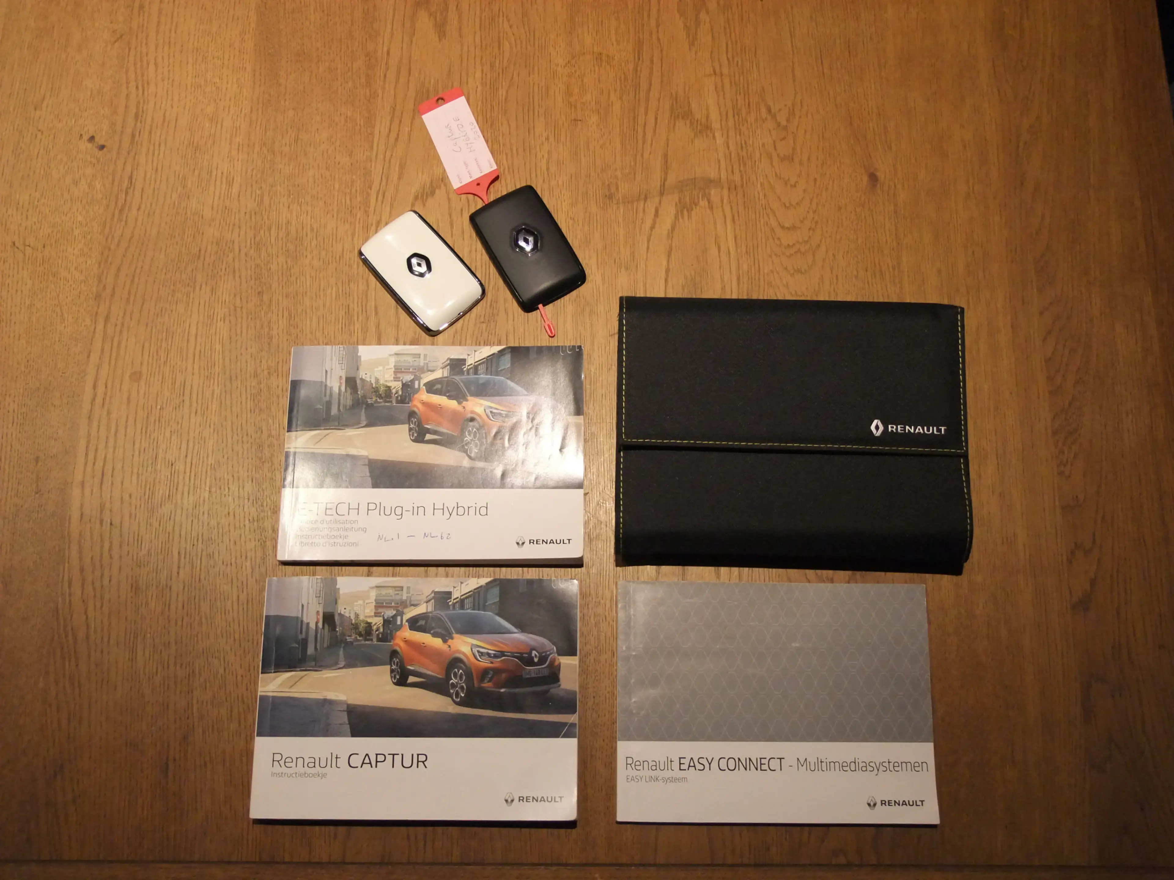 Renault Captur 1.6 E-Tech Plug-in Hybrid 160 Intens , 360 Camera, — photo 32
