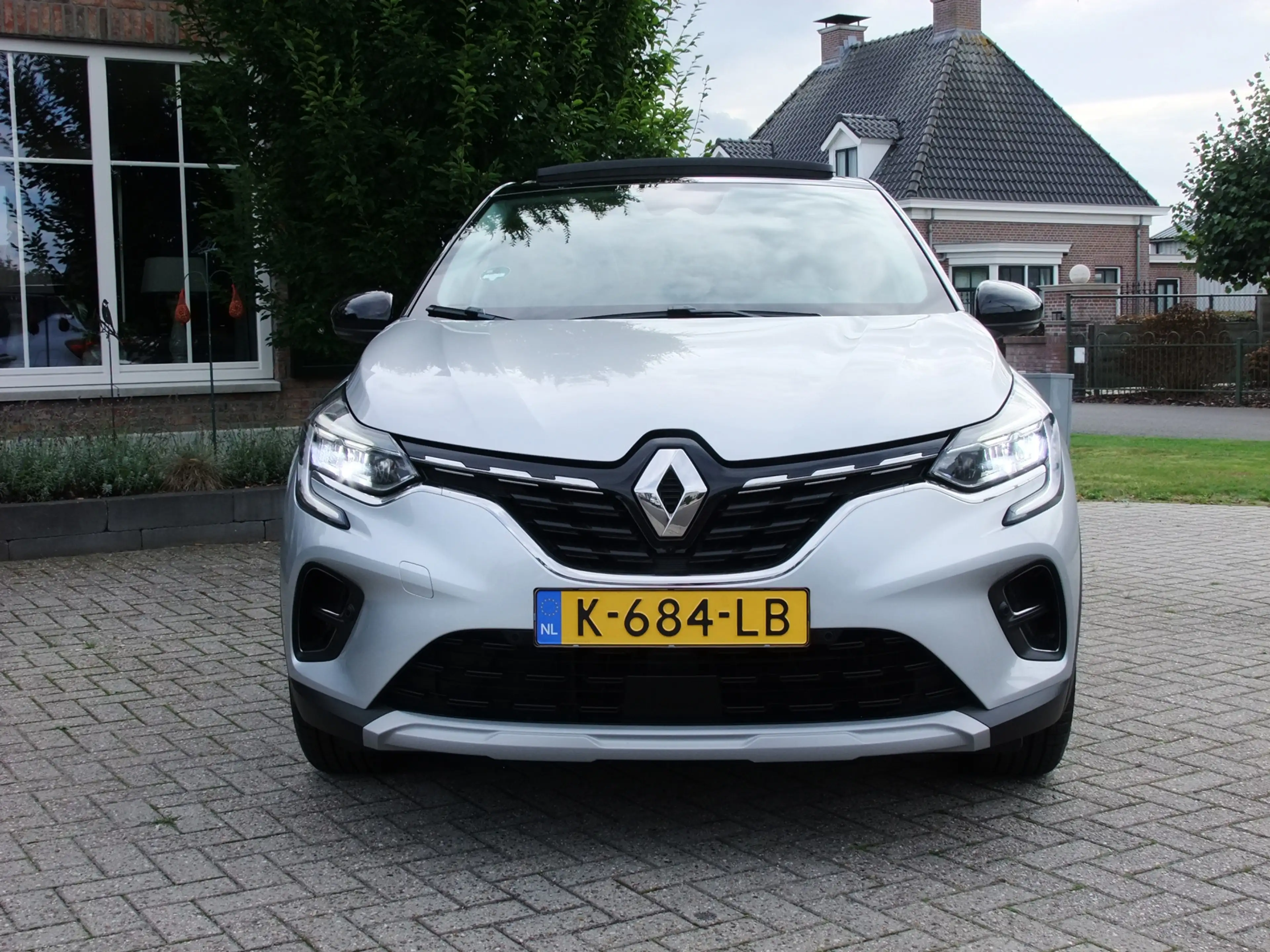Renault Captur 1.6 E-Tech Plug-in Hybrid 160 Intens , 360 Camera, — photo 8