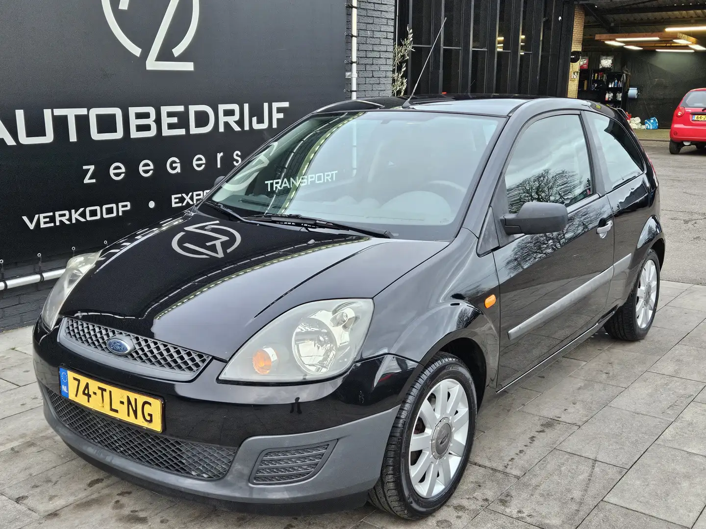 Ford Fiesta 1.3-8V Champion *AC* Schwarz - 2