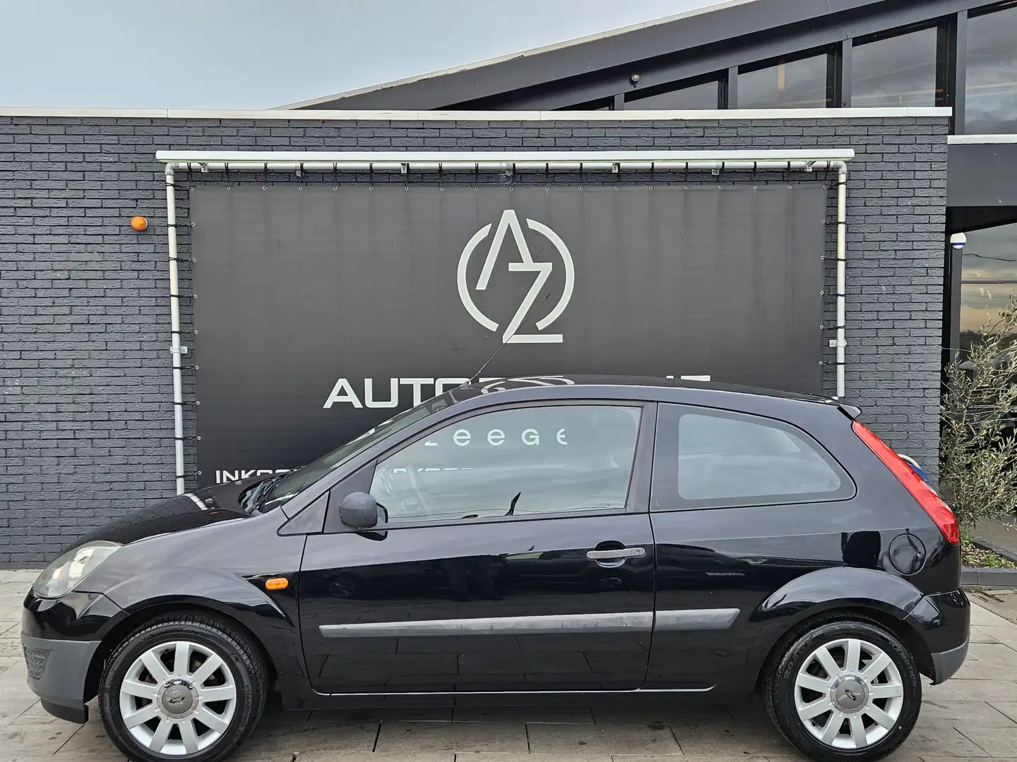 Ford Fiesta 1.3-8V Champion *AC* Schwarz - 1