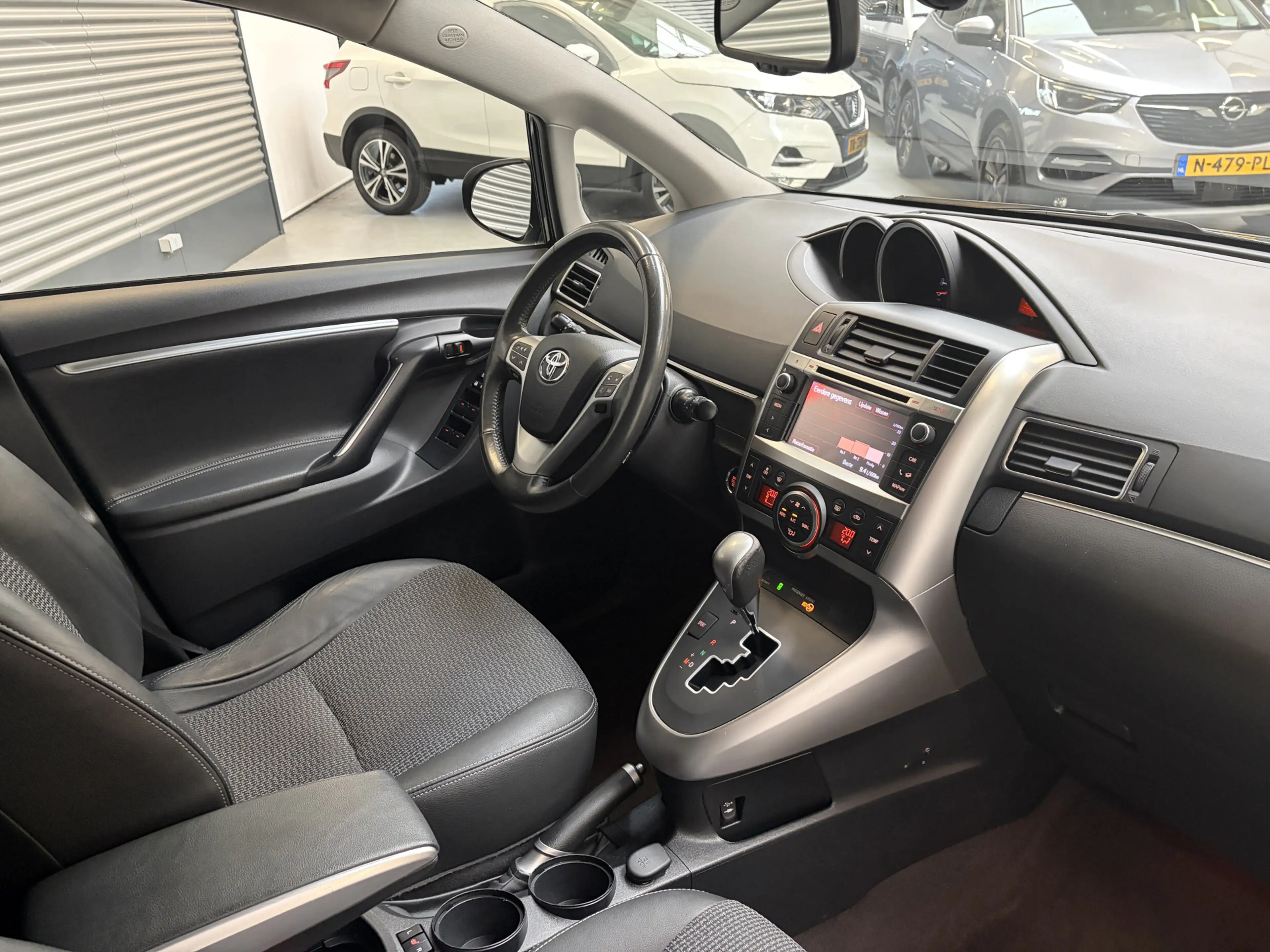 Toyota Verso 1.8 VVT-i Business/PDC V+A/CAM/KEY-LESS/LED/XENON/ — photo 10
