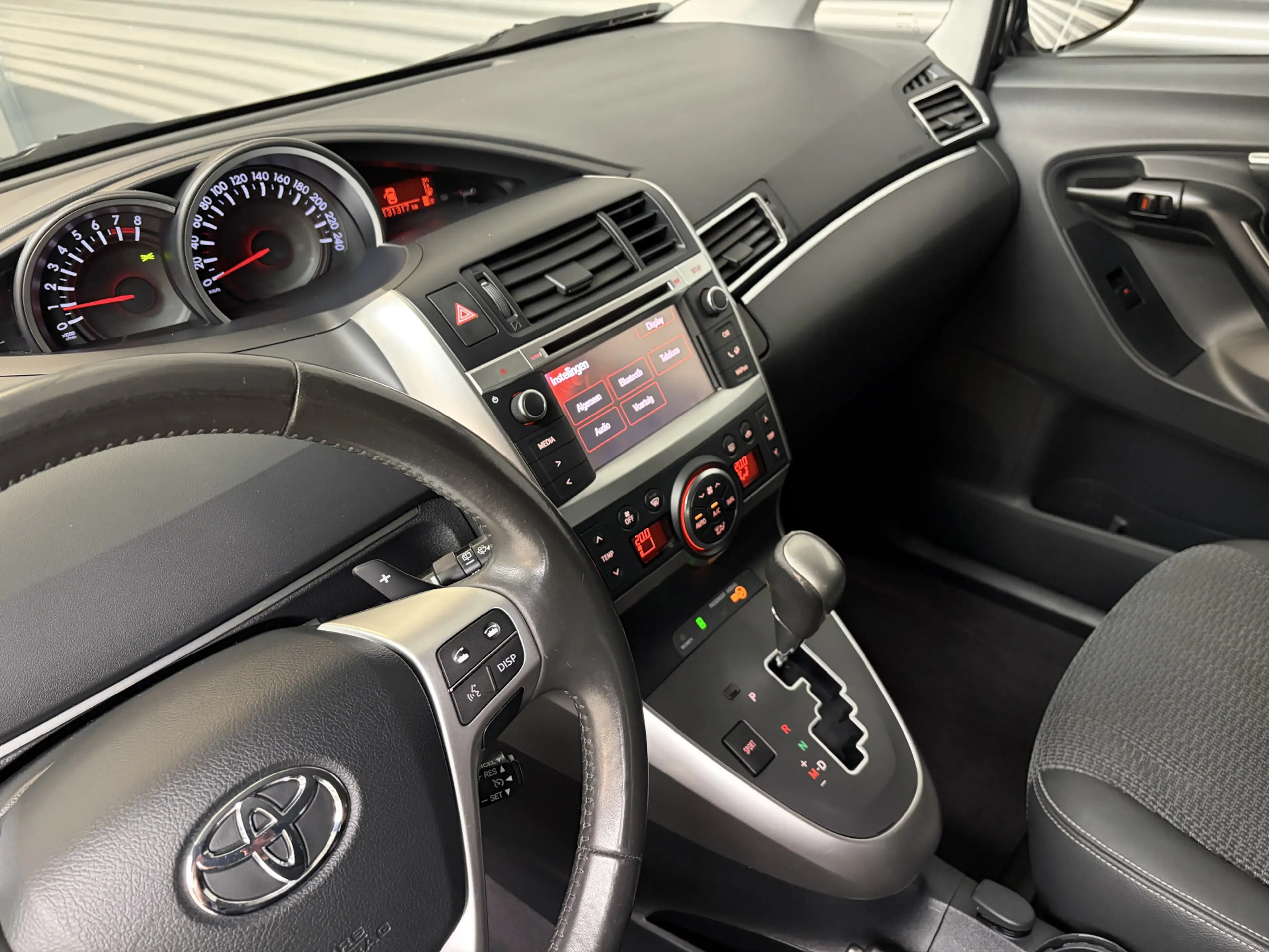 Toyota Verso 1.8 VVT-i Business/PDC V+A/CAM/KEY-LESS/LED/XENON/ — photo 8