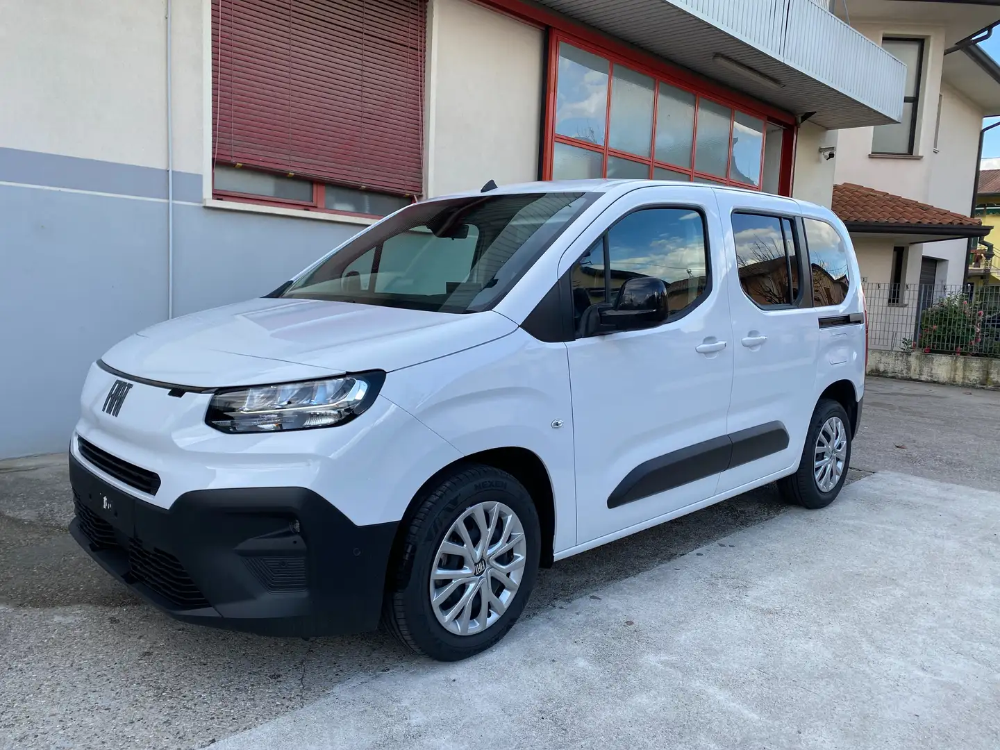 Fiat Doblo Passo Corto 1.5 d 100cv Bianco - 1