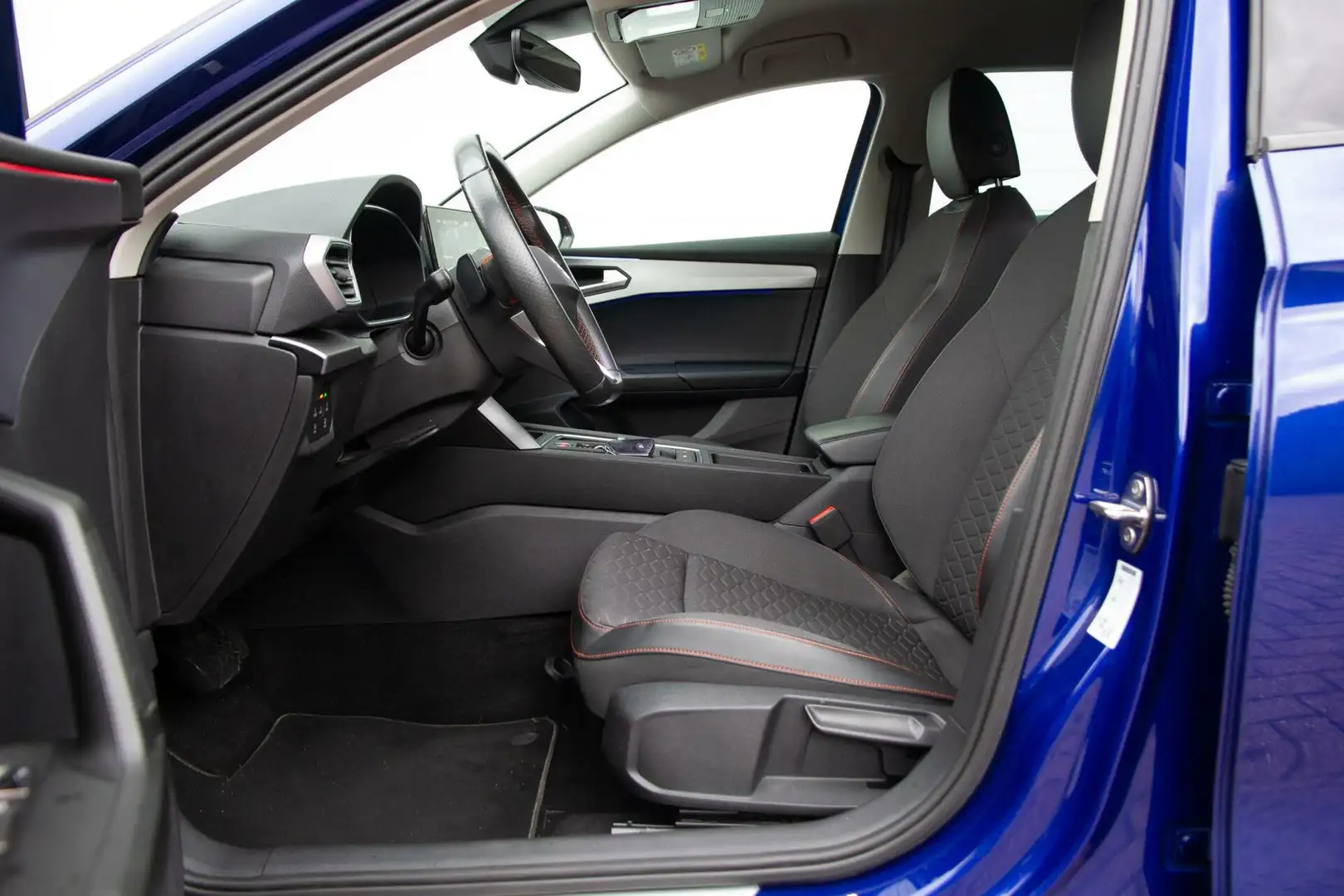 SEAT Leon e-Hybrid Sportstourer 1.4 TSI eHybrid PHEV FR Plug-In Blauw - 2