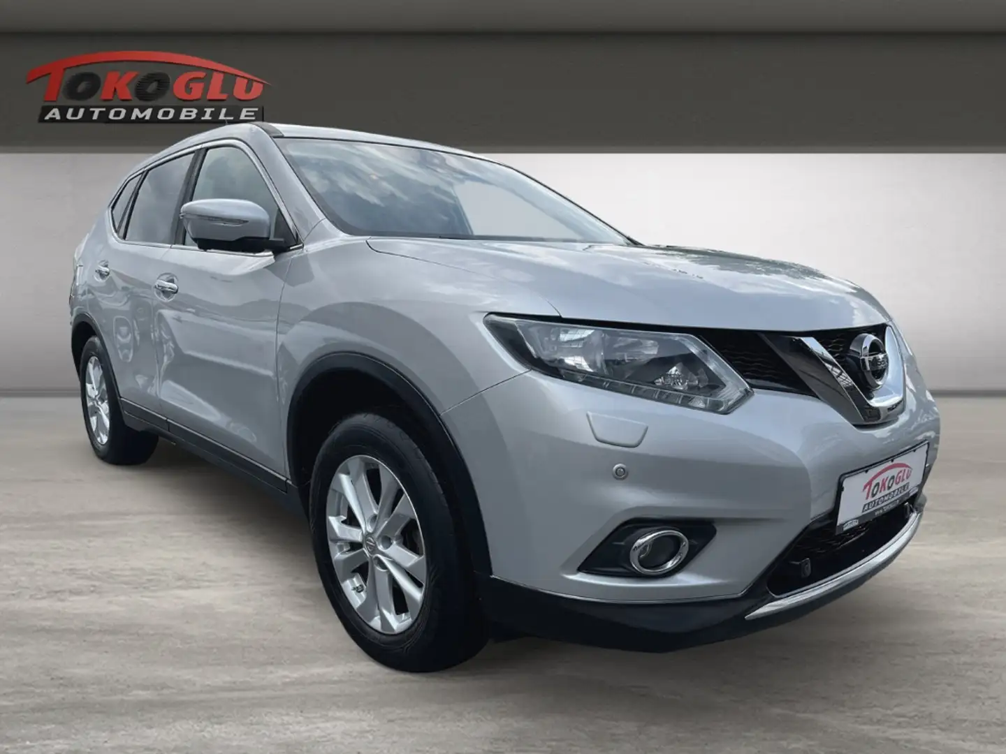 Nissan X-Trail 360 1.6 dCi Panorama Navi 360 Kamera LED Mehrzonen Silber - 1