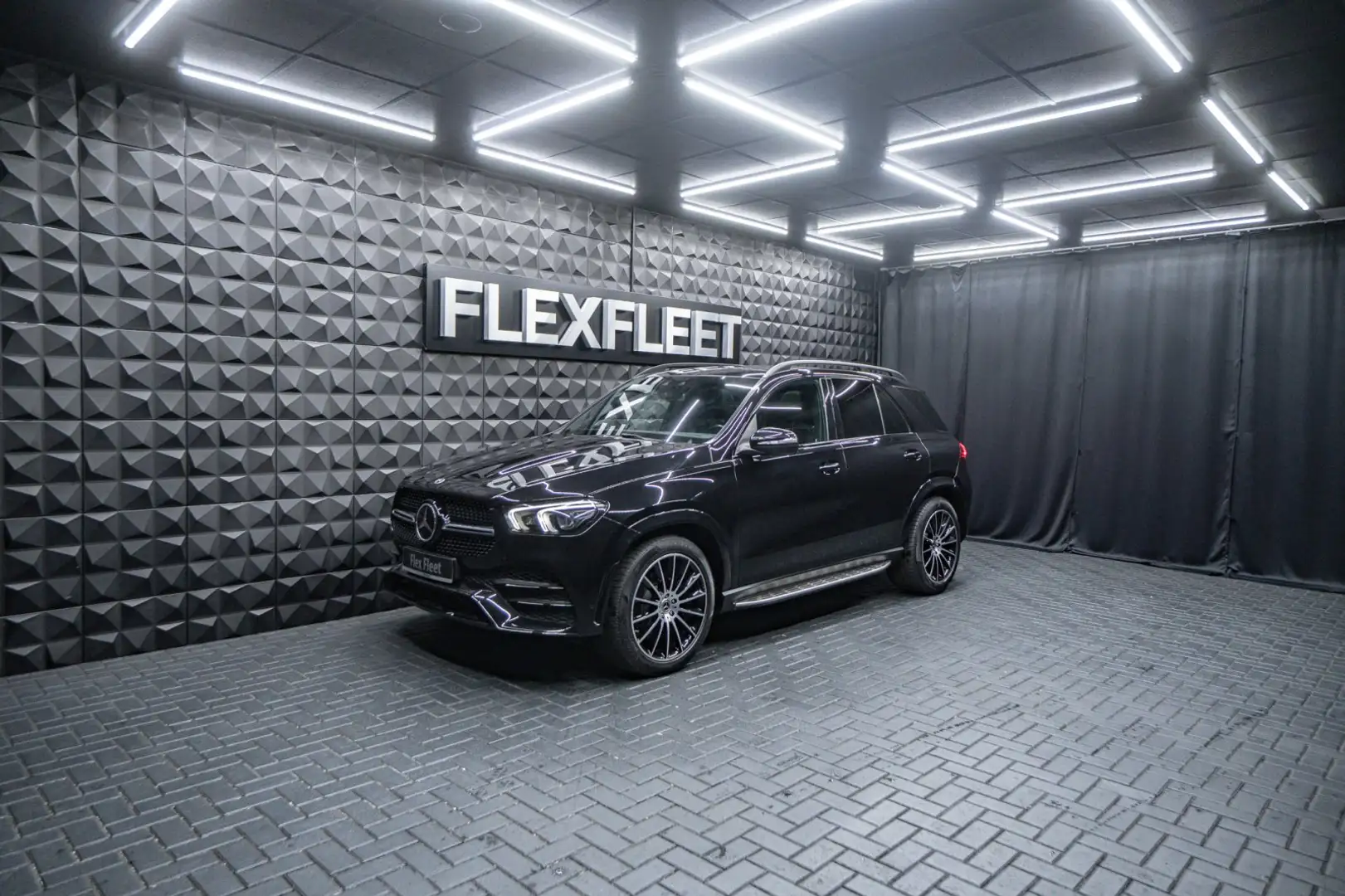 Mercedes-Benz GLE 400 d AMG 4Matic PANO AHK Negru - 1