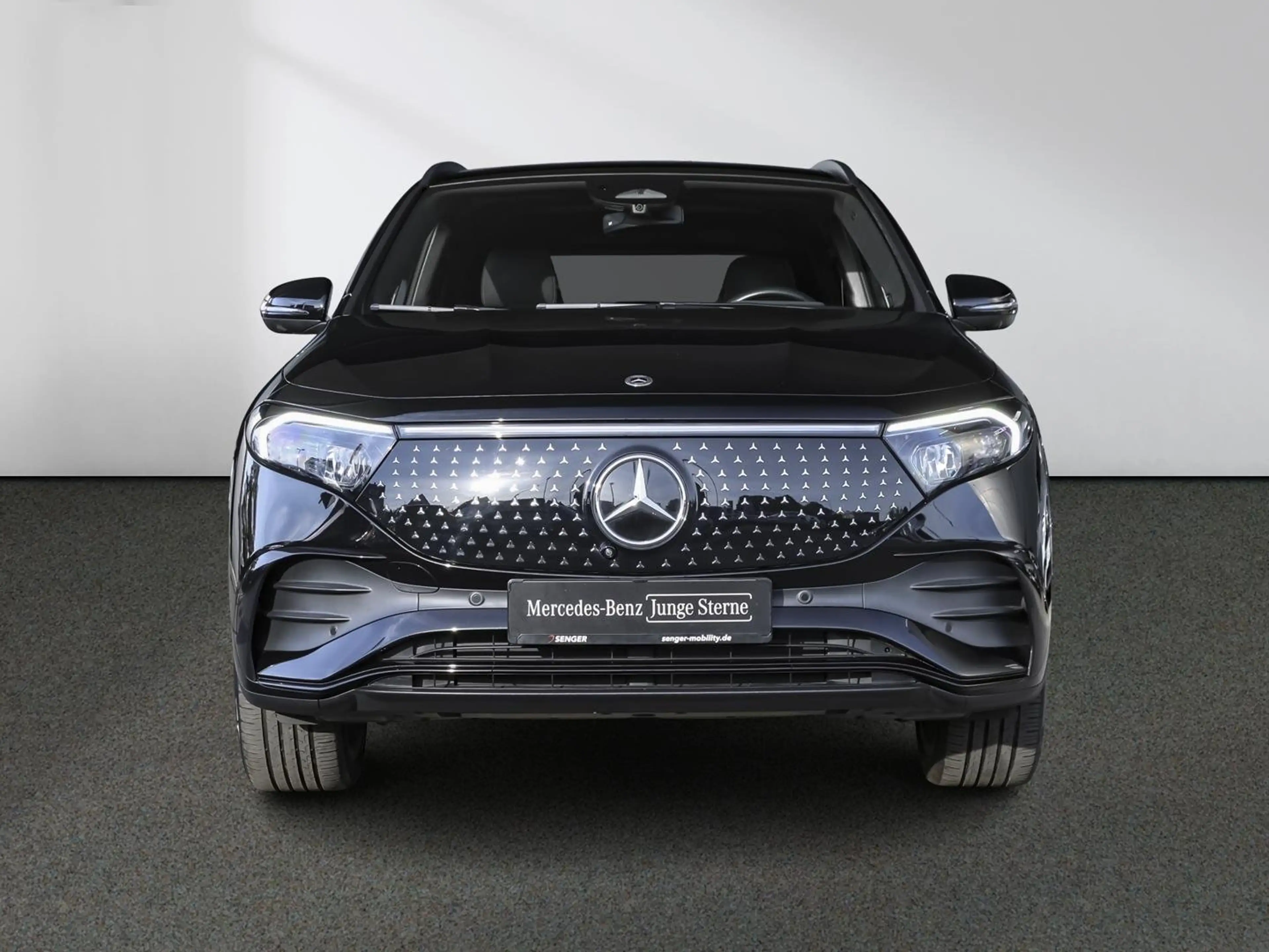 Mercedes-Benz EQA 300 4M AMG Night Pano 360° Burmester HUD AHK — photo 4