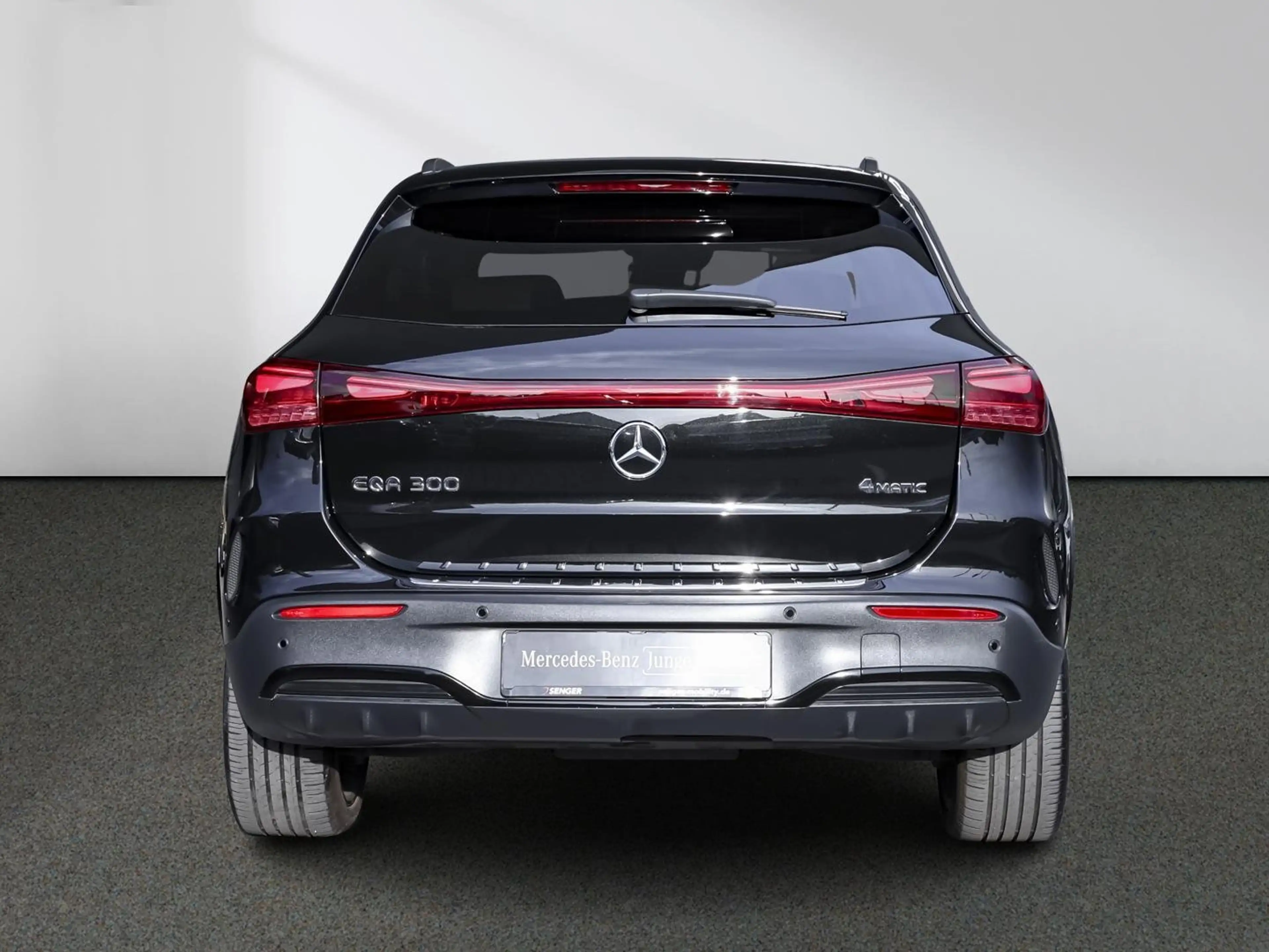 Mercedes-Benz EQA 300 4M AMG Night Pano 360° Burmester HUD AHK — photo 5