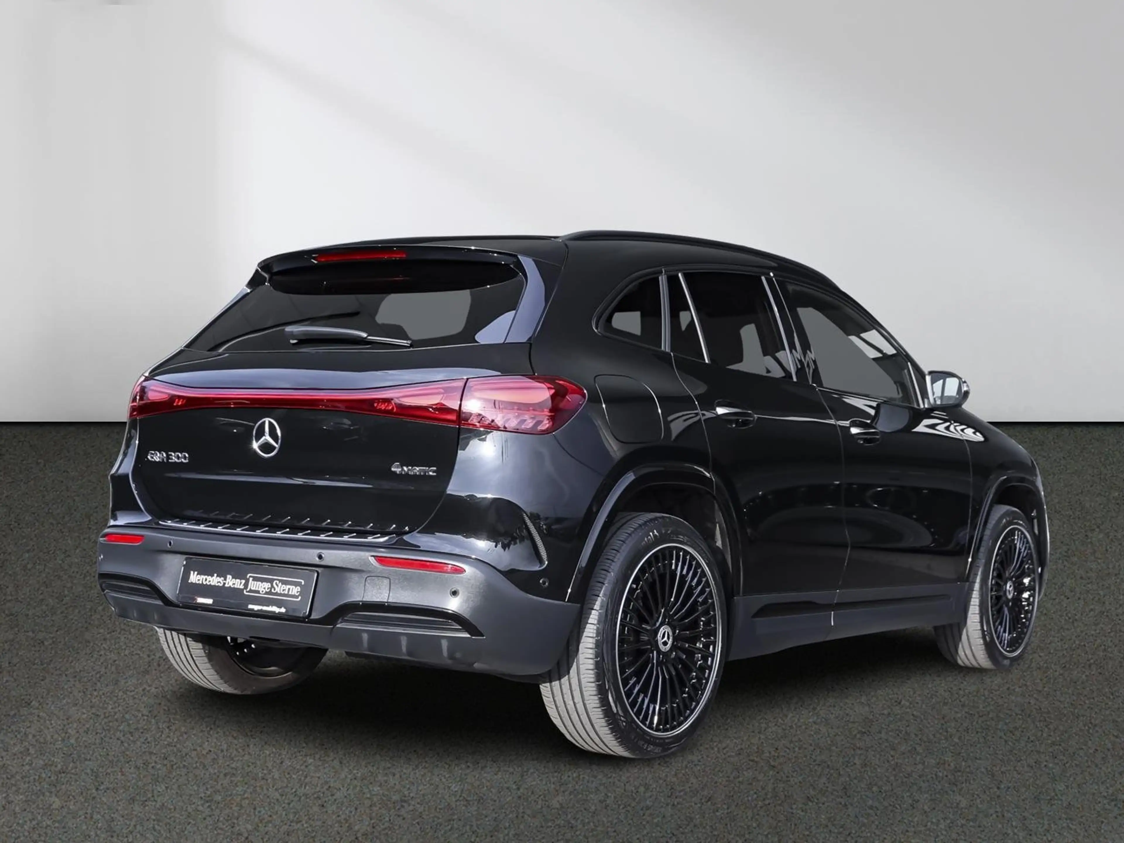 Mercedes-Benz EQA 300 4M AMG Night Pano 360° Burmester HUD AHK — photo 3