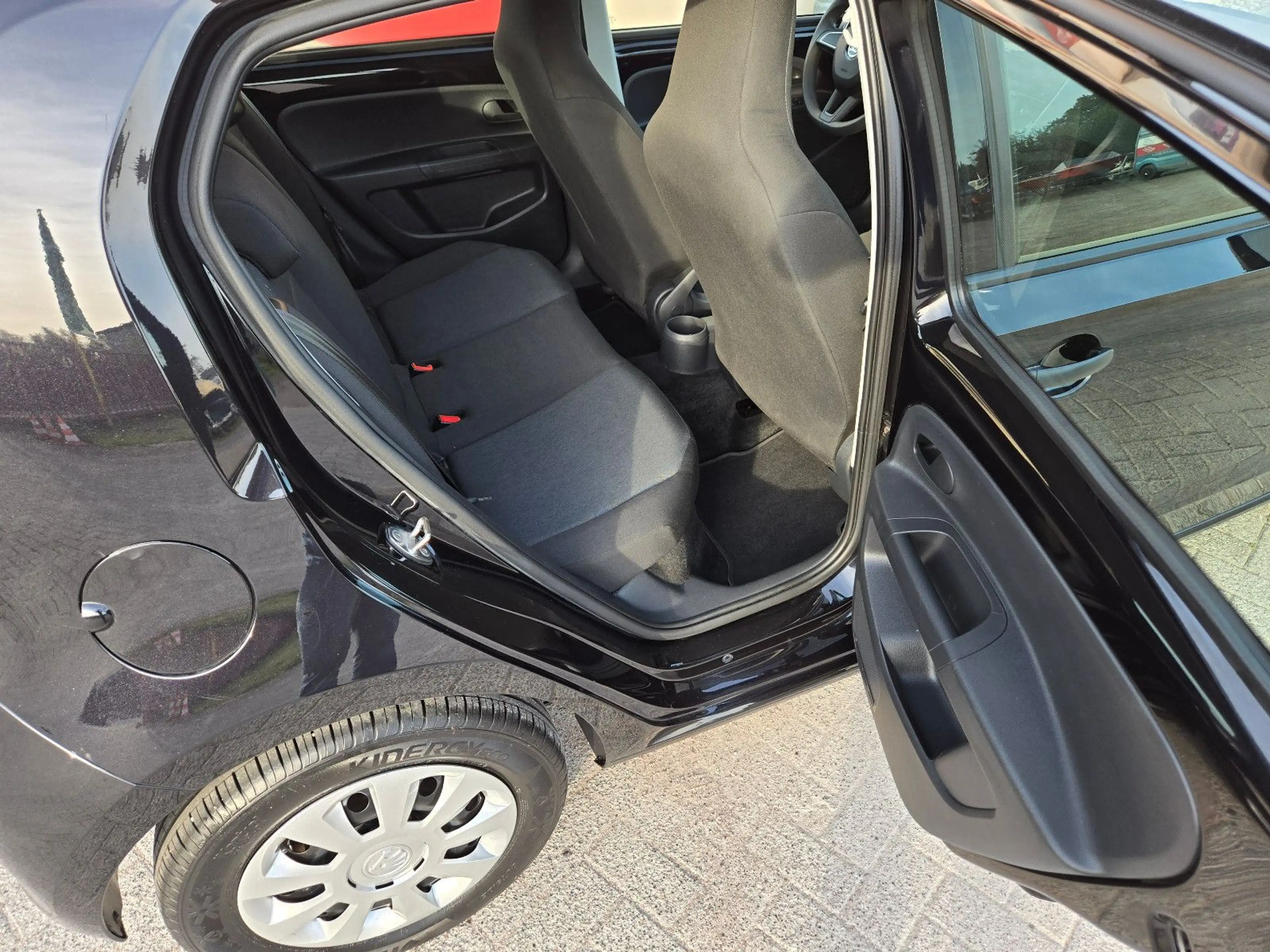 Skoda Citigo e iV Ambition — photo 8