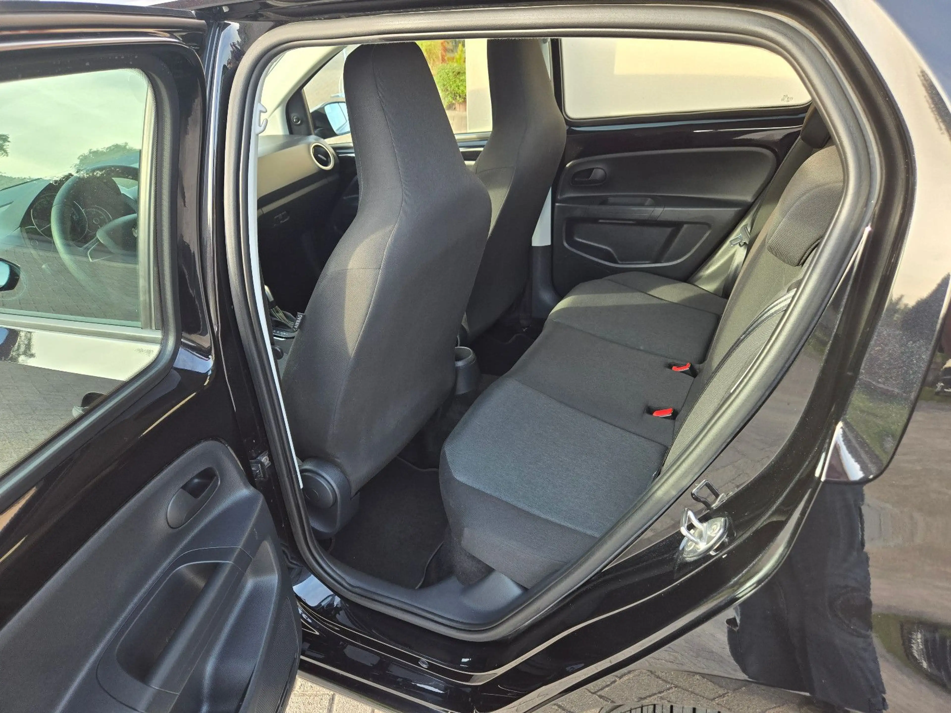 Skoda Citigo e iV Ambition — photo 7