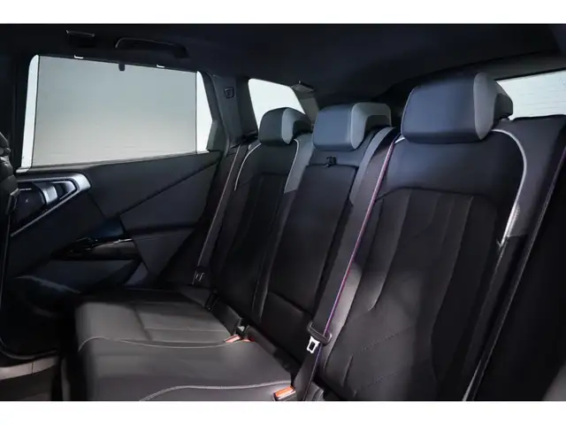 BMW X3 view 11