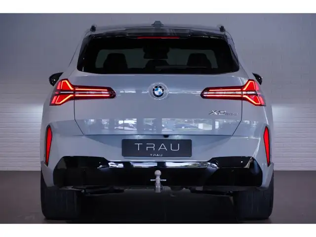BMW X3 view 5