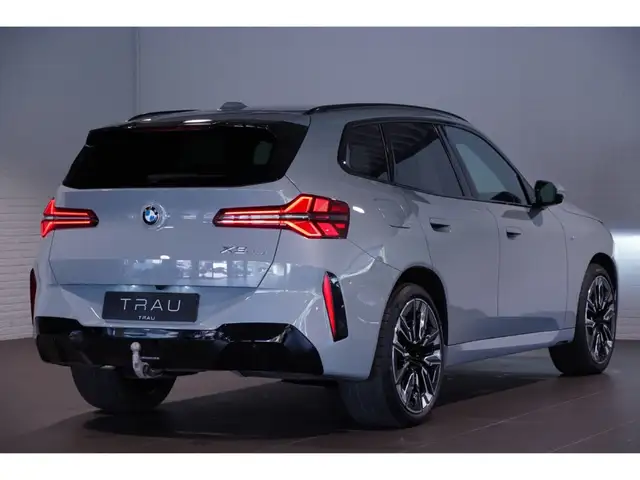 BMW X3 view 6