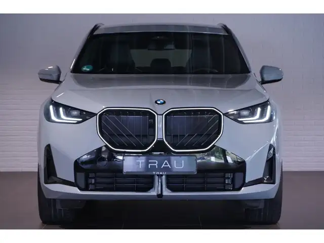 BMW X3 view 2