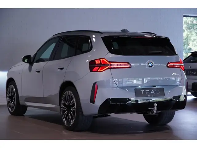BMW X3 view 4