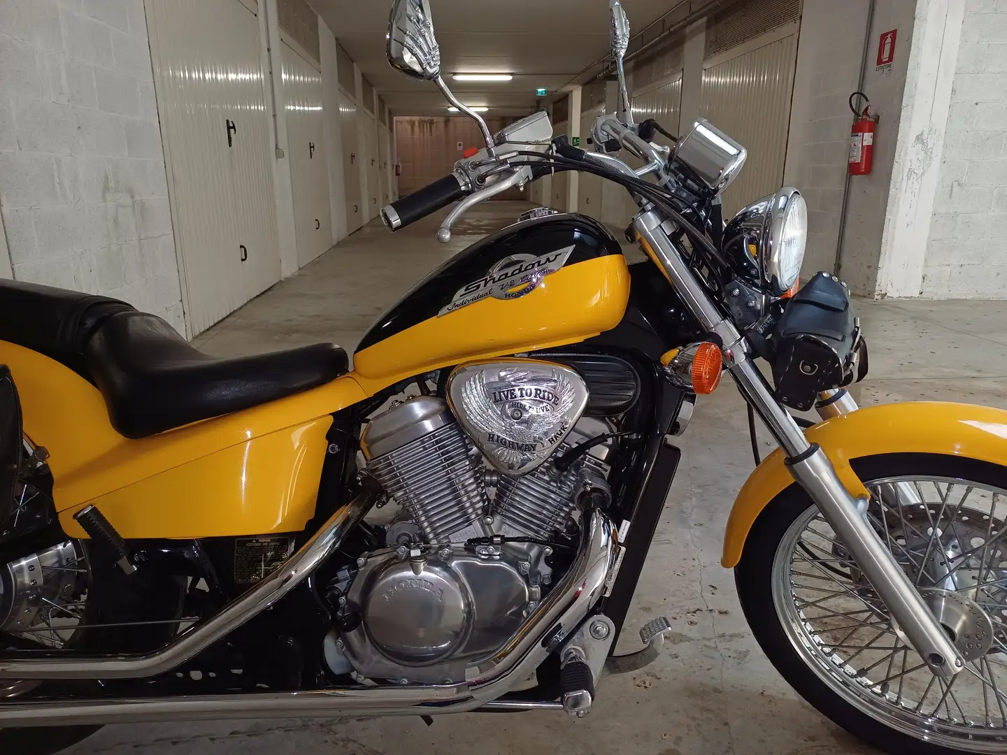 Honda Shadow 600 Shadow Žlutá - 2