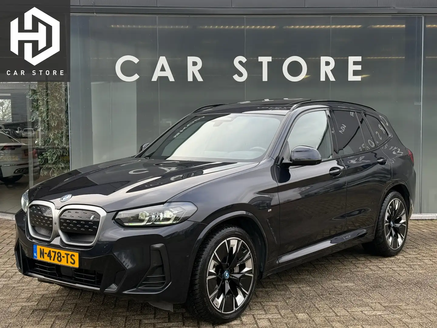 BMW iX3 Facelift High Executive Shadow 80 kWh 100% SOH M S Schwarz - 1