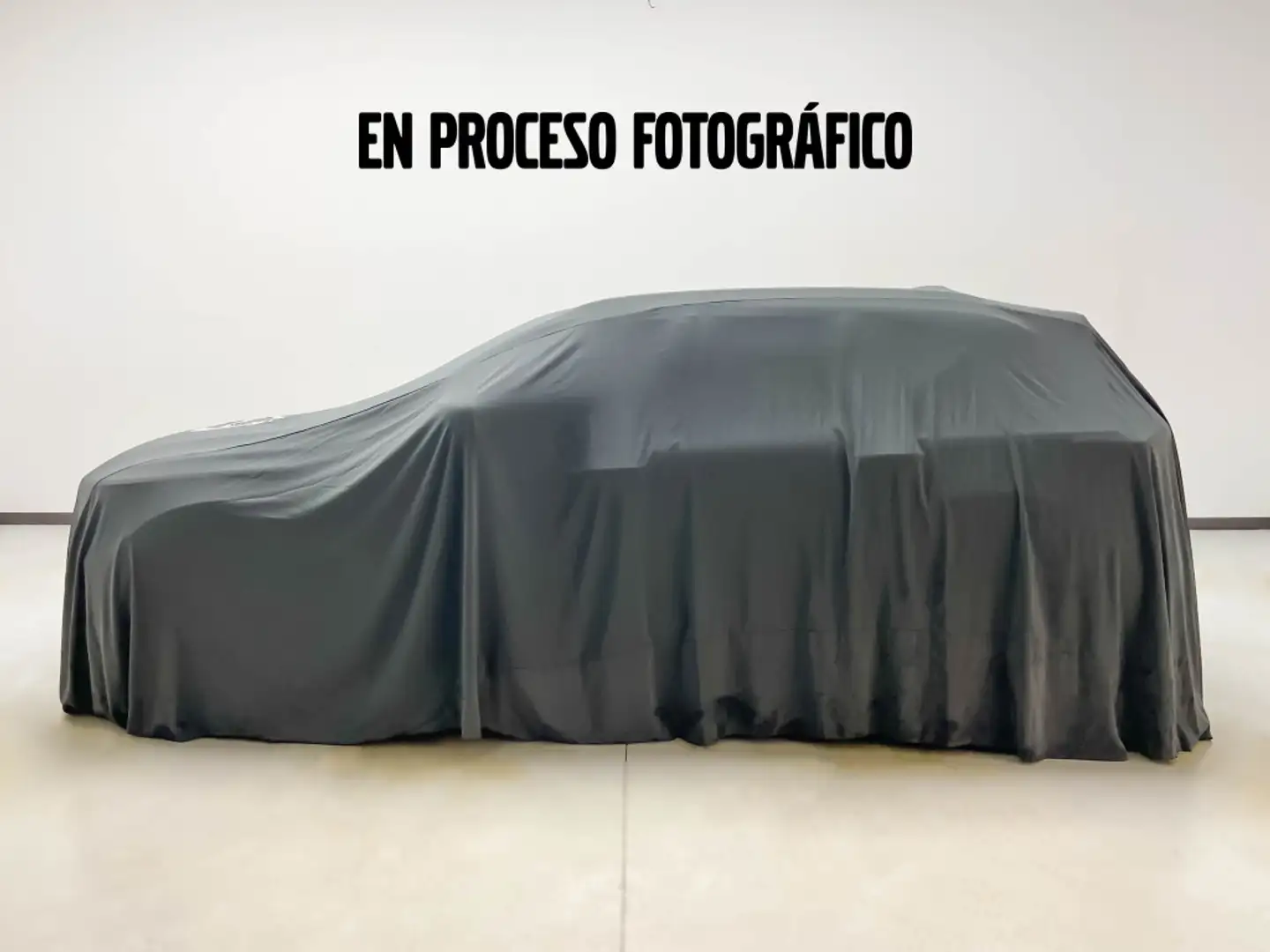 Volvo XC40 T5 Twin Momentum Aut. Negro - 2