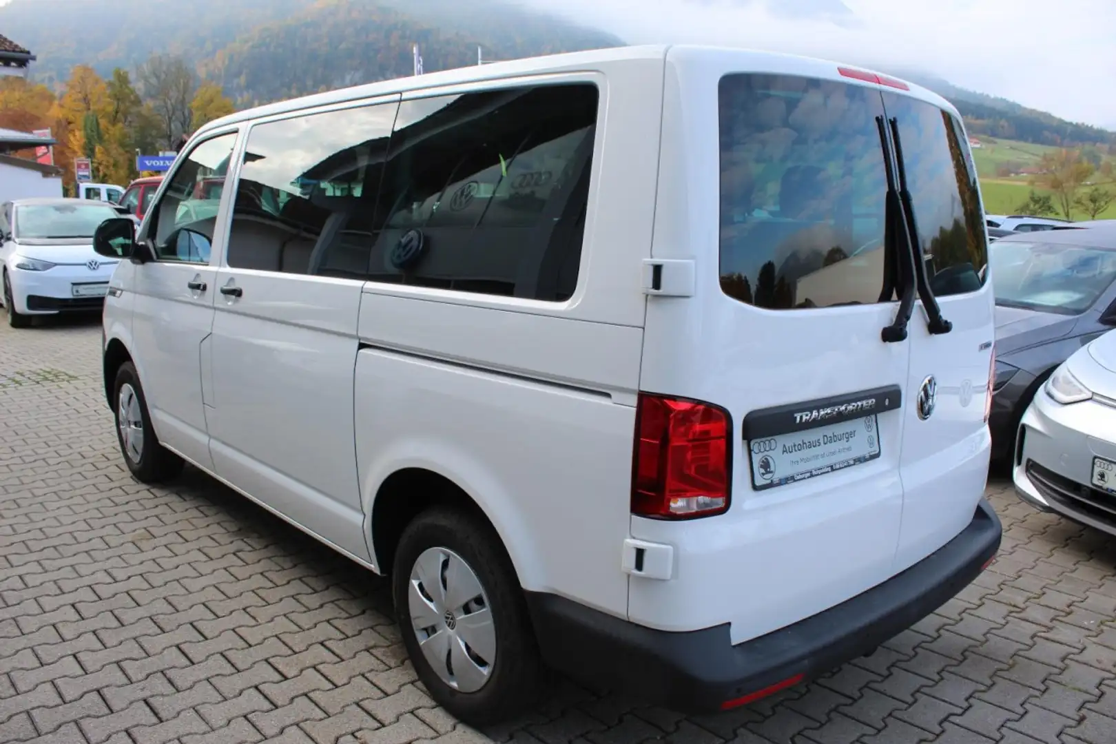 Volkswagen T6.1 Transporter Kombi 2.0 TDI 4MOTION 8-Sitzer Klima Navi Weiß - 2