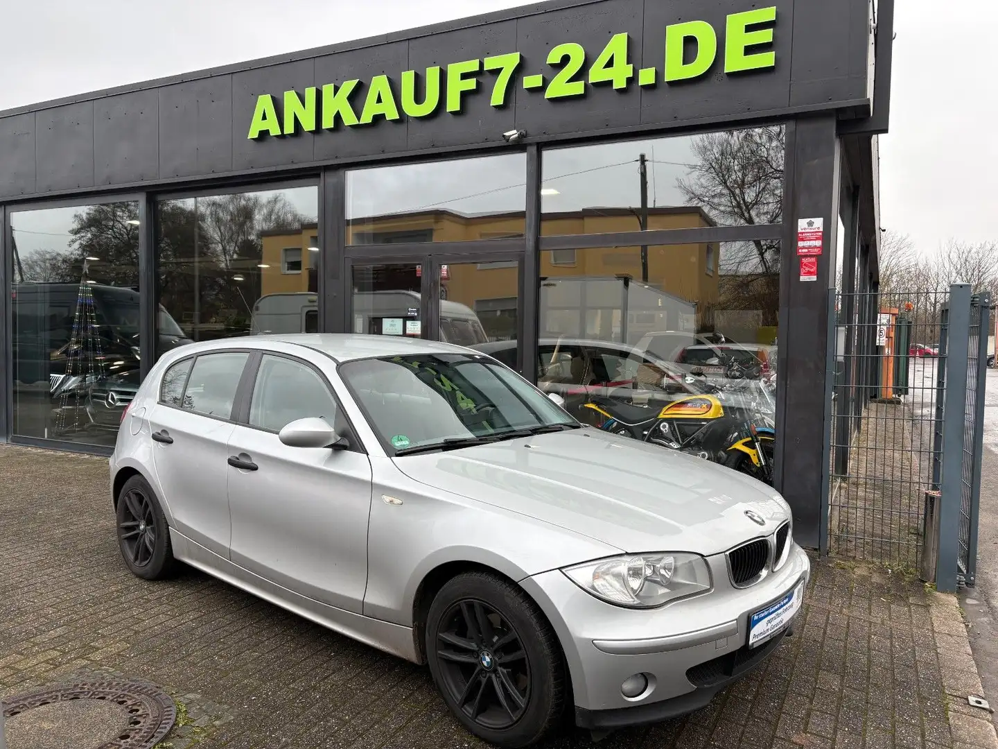 BMW 118 1 Limousine 118i Silver - 1