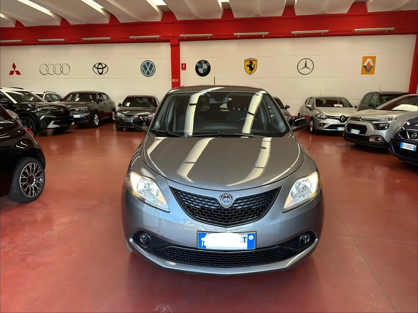 Lancia Ypsilon Ypsilon  1.2 Platinum ecochic Gpl 69cv my19 Grau - 2