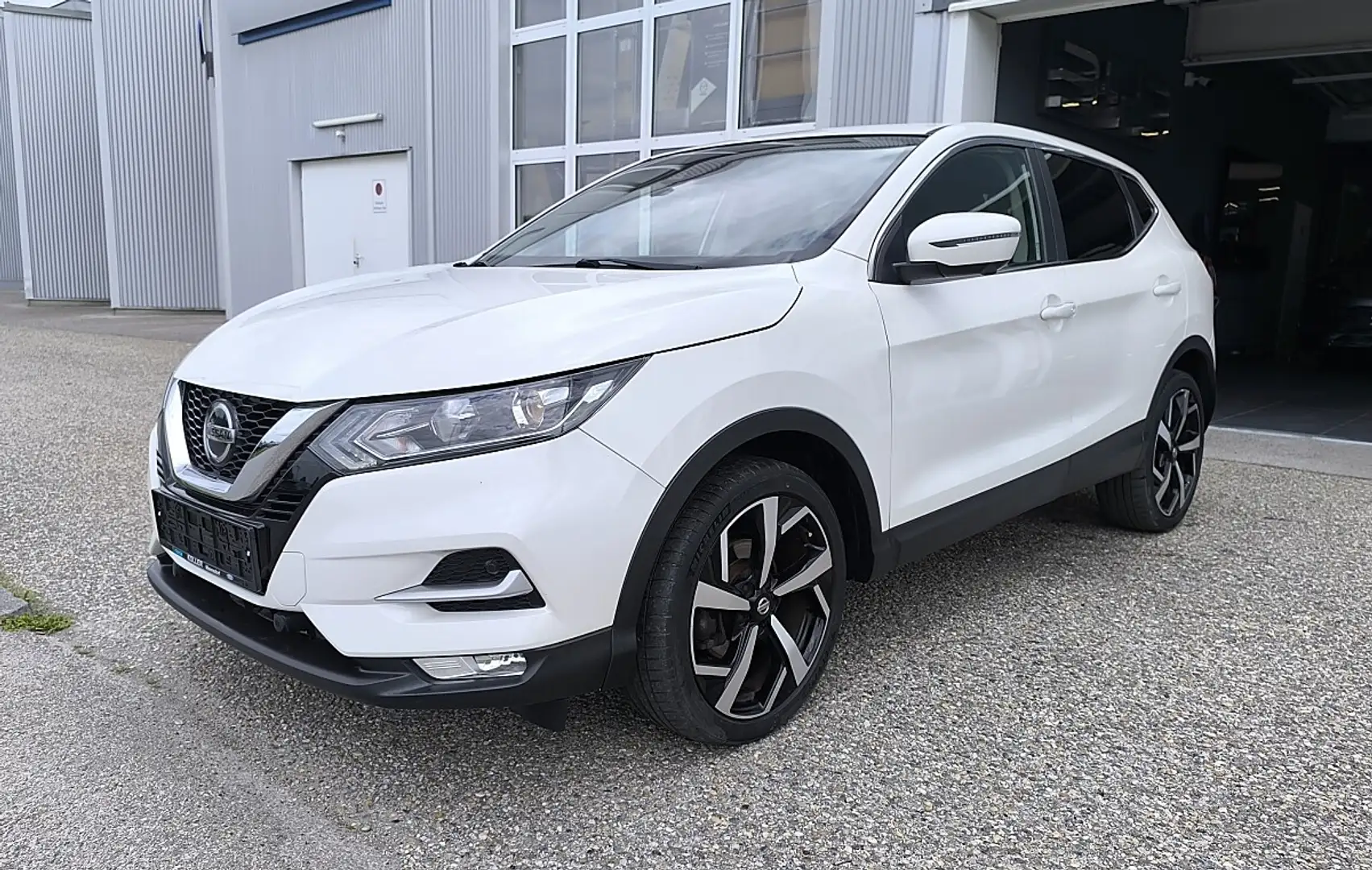 Nissan Qashqai 1,3 DIG-T N-Connecta Weiß - 2