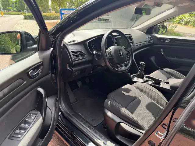 Renault Megane view 10