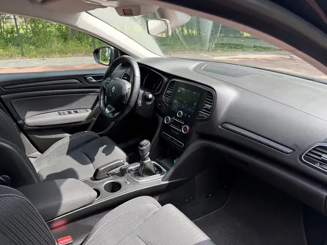 Renault Megane view 13