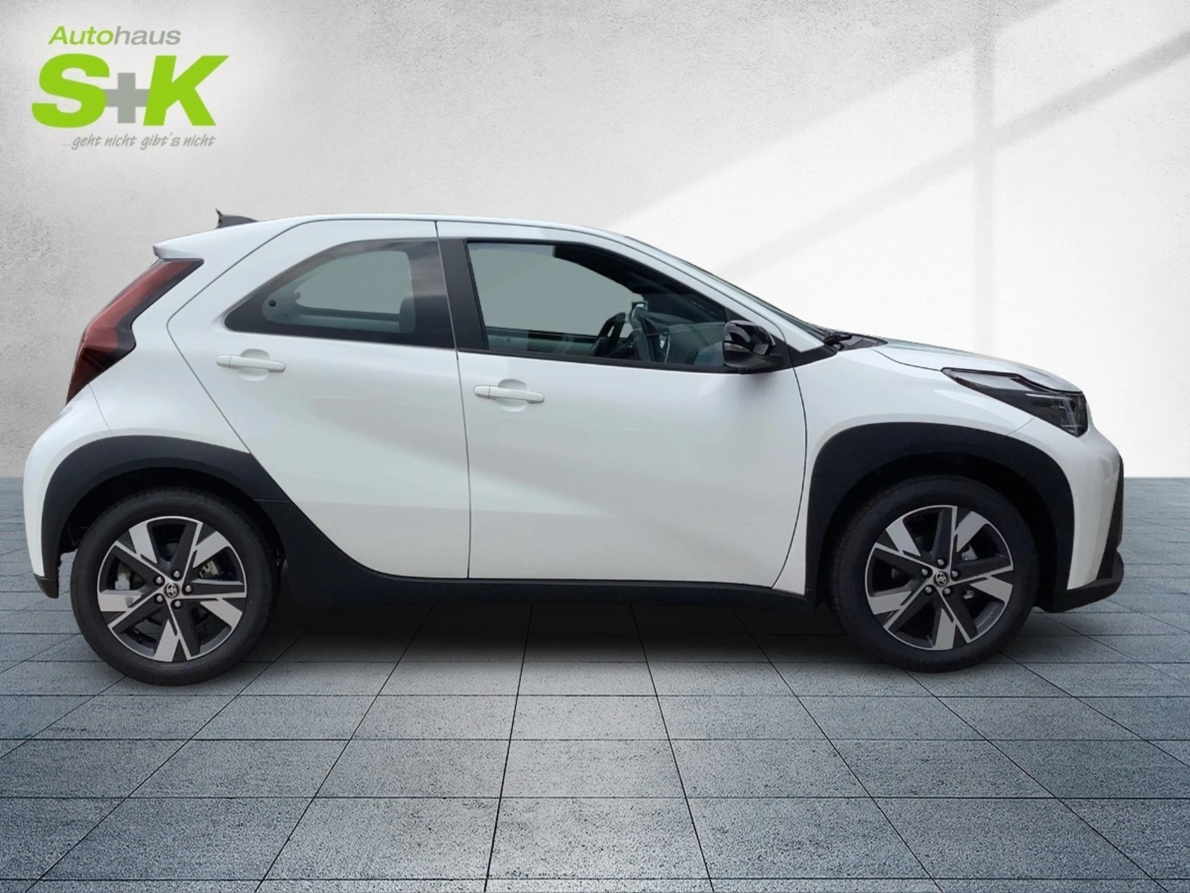 Toyota Aygo X HEV ACTIVE*Sitzheizung *Carplay*Klima* — photo 5