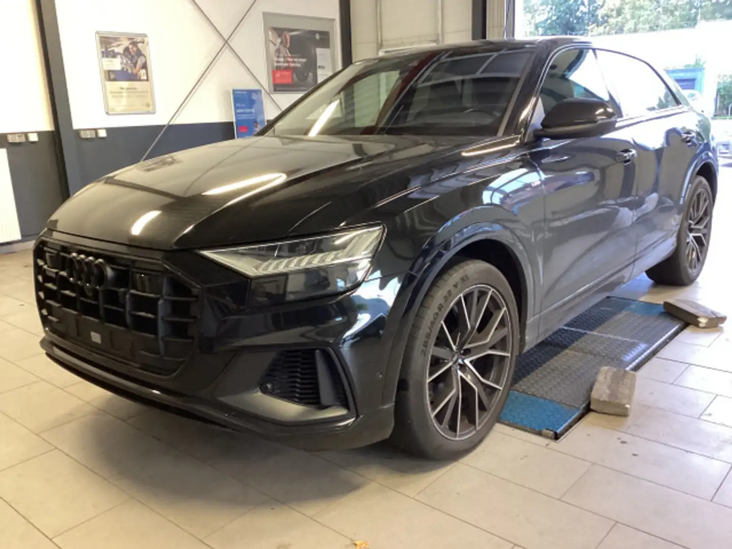 Audi Q8 55 TFSI quattro Luft AHK B&O ACC HeadUp Nacht Schwarz - 2