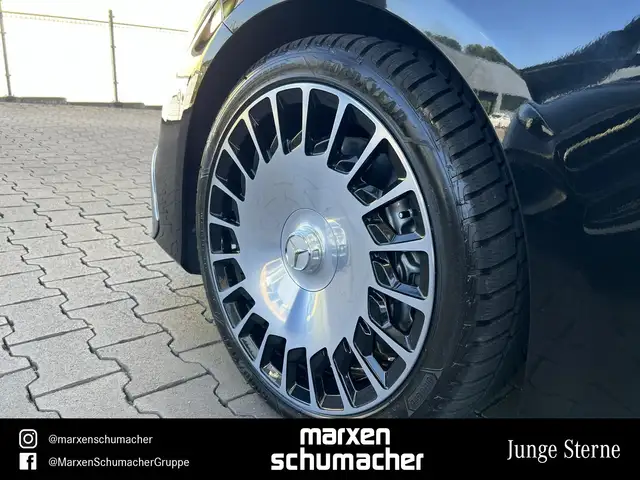 Mercedes-Benz S-Class view 7