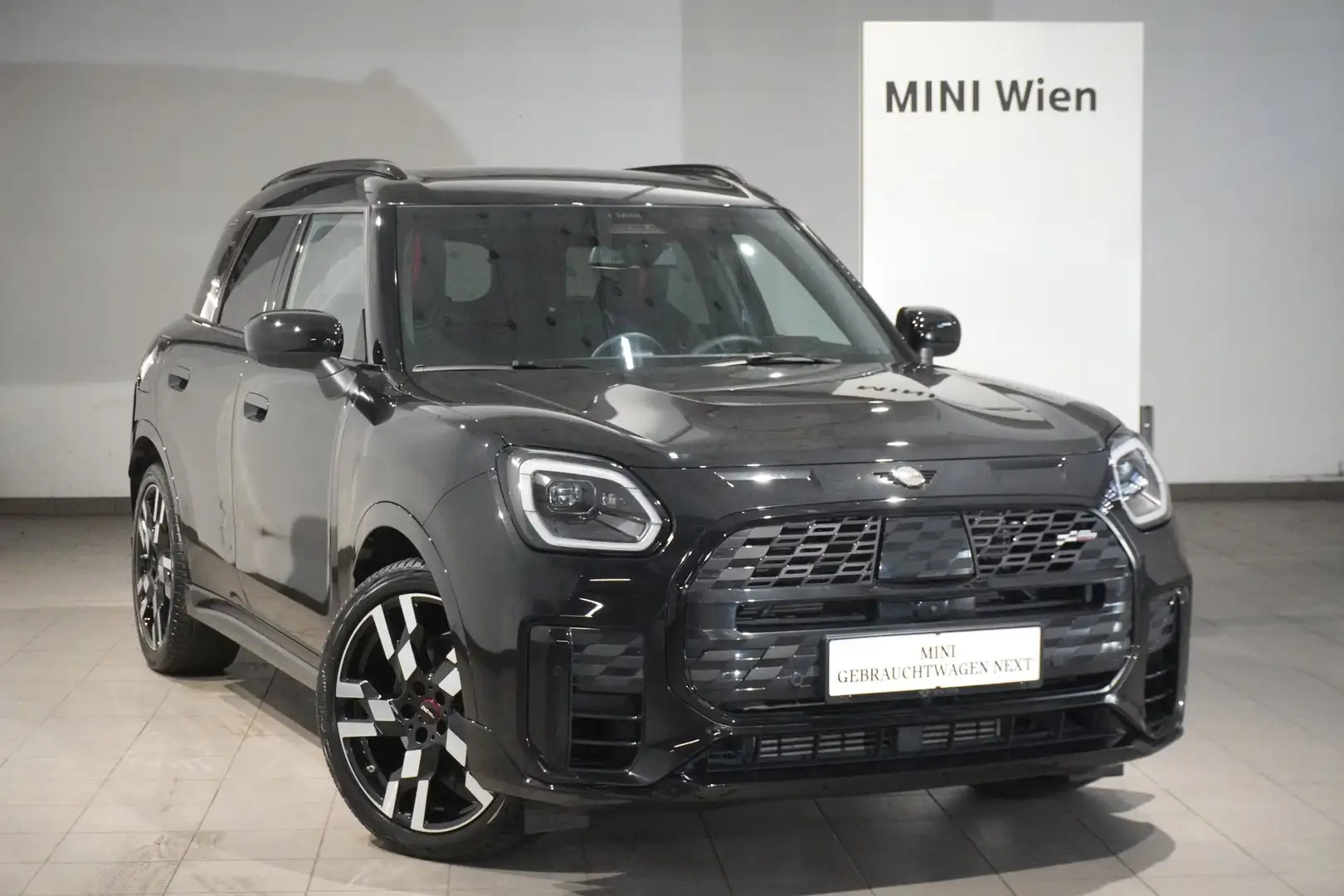 MINI Countryman S All4 Schwarz - 1
