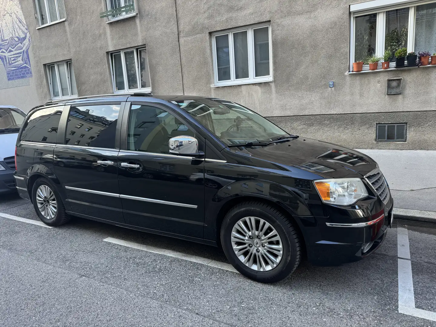 Chrysler Town & Country Limited Edition Noir - 2