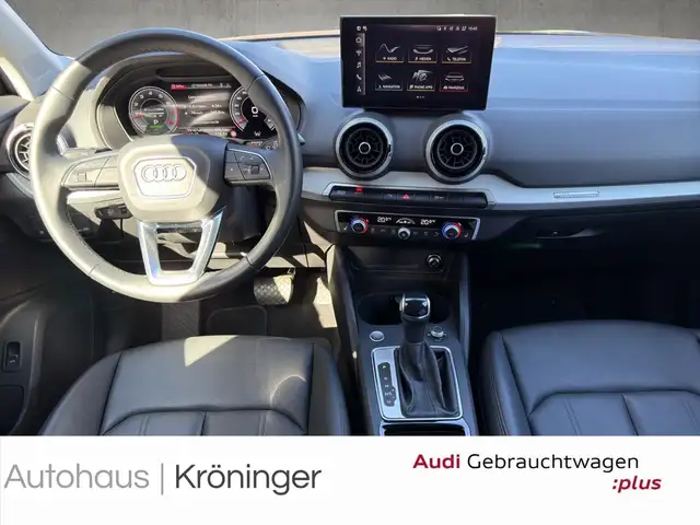 Audi Q2 view 13