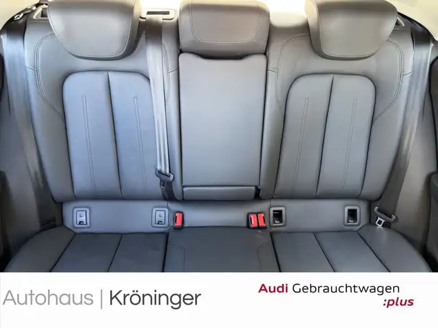 Audi Q2 view 10