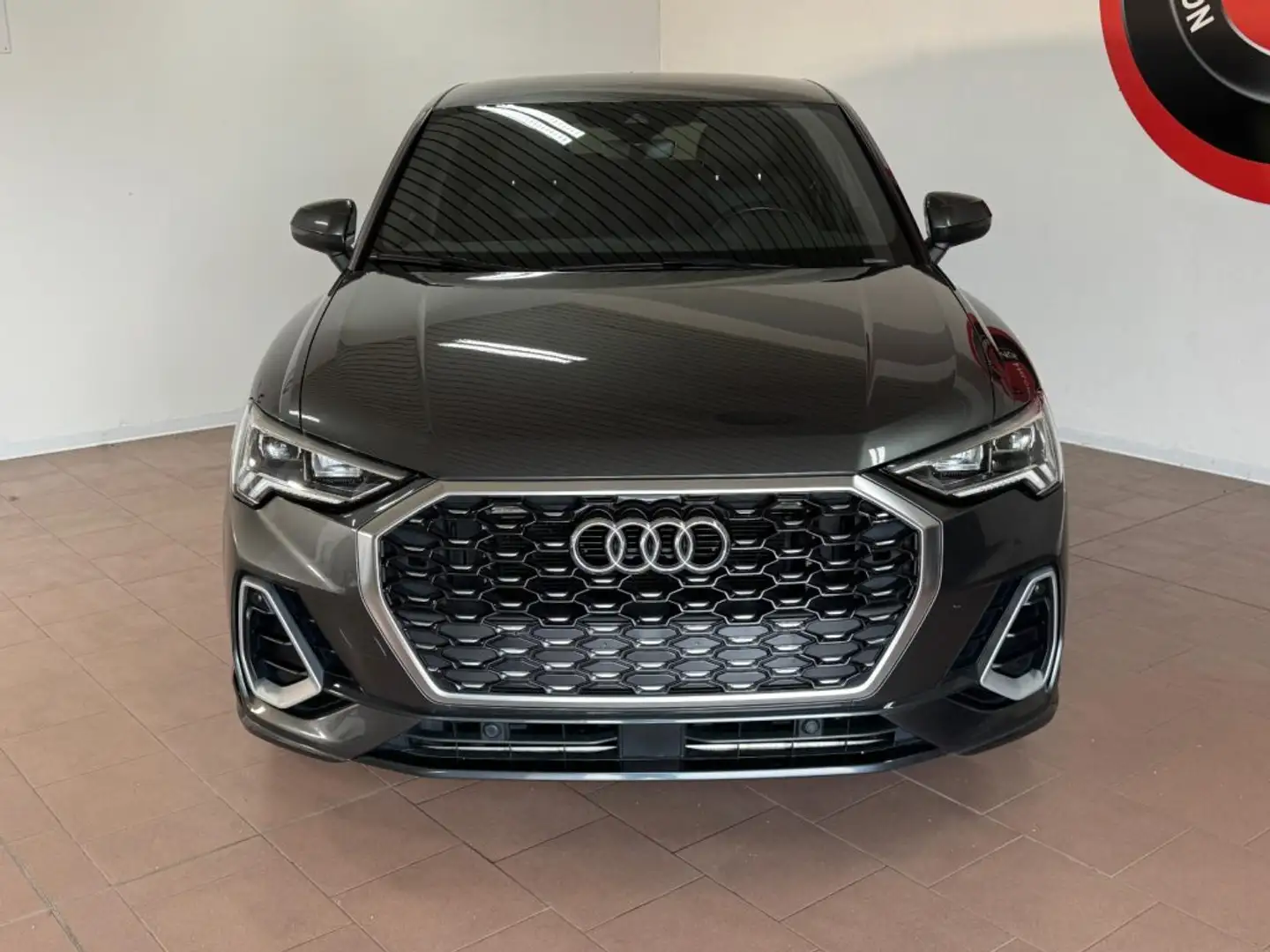 Audi Q3 35TDI S line interno/esterno Gancio Matrix Unicopr Grau - 2