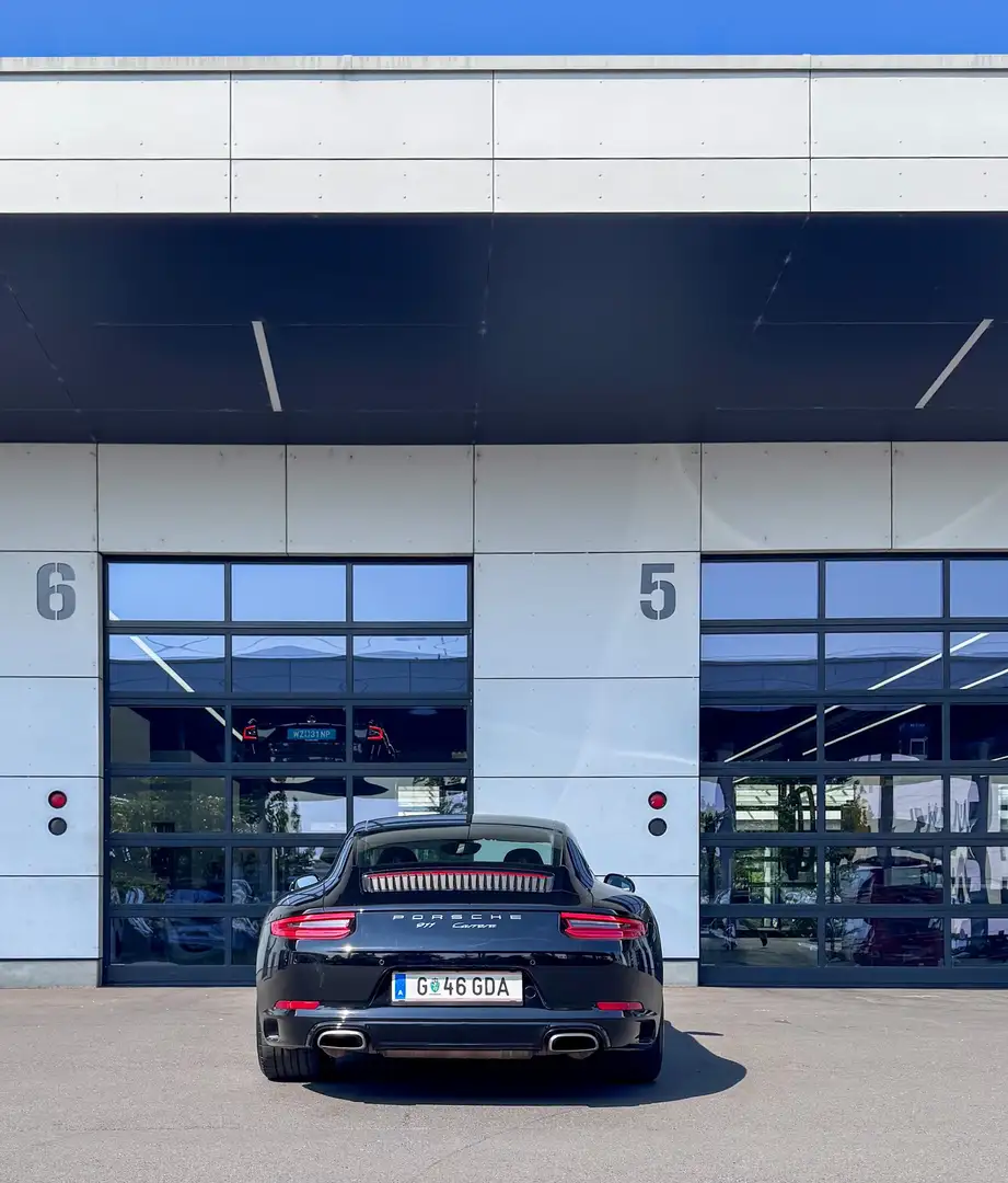 Porsche 911 Carrera Schwarz - 2