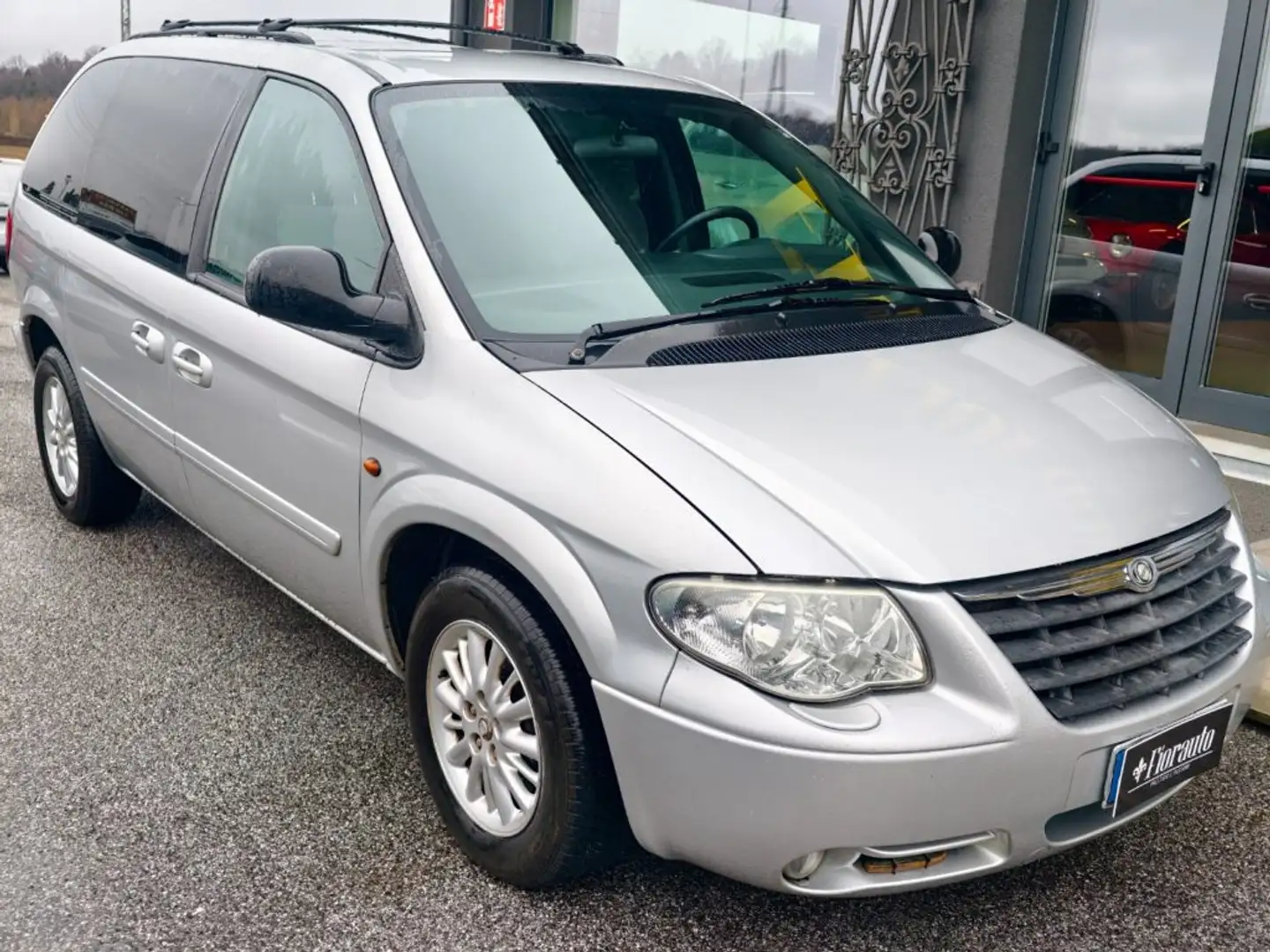 Chrysler Voyager 2.8CRD 7posti LX Leather Auto Silber - 2