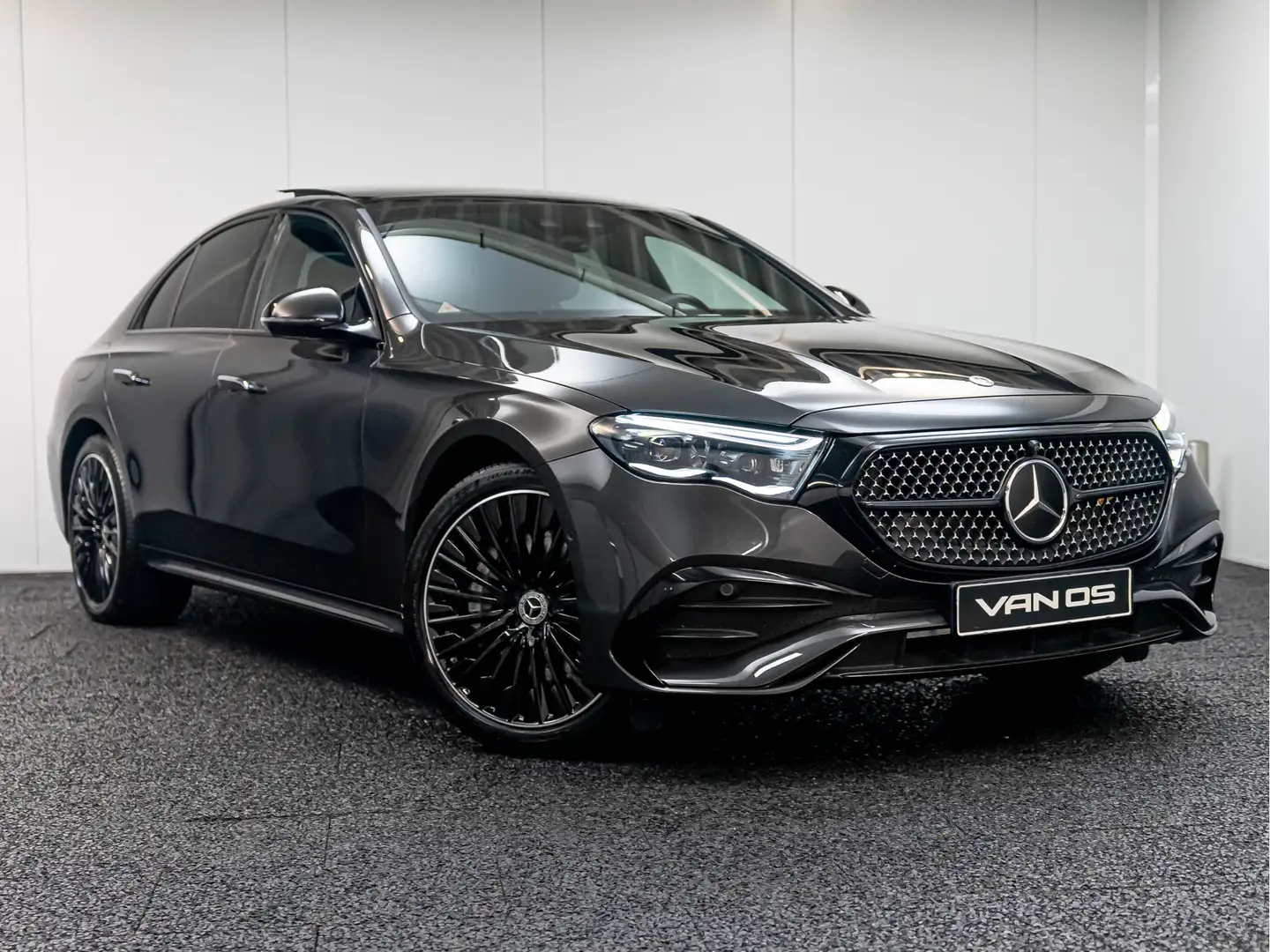 Mercedes-Benz E 300 E e AMG Line | Superscreen | Leder | Burmester | P Grijs - 2