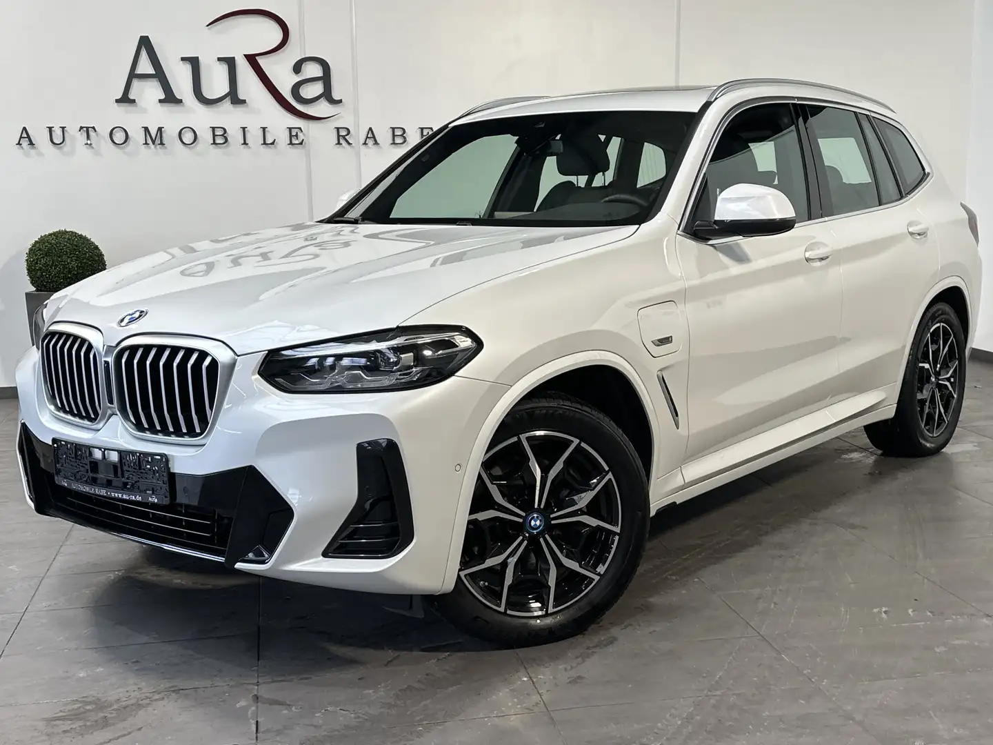 BMW X3 xDrive30e M-Sport NAV+LED+PANO+HIFI+KAM+19ZO Weiß - 2