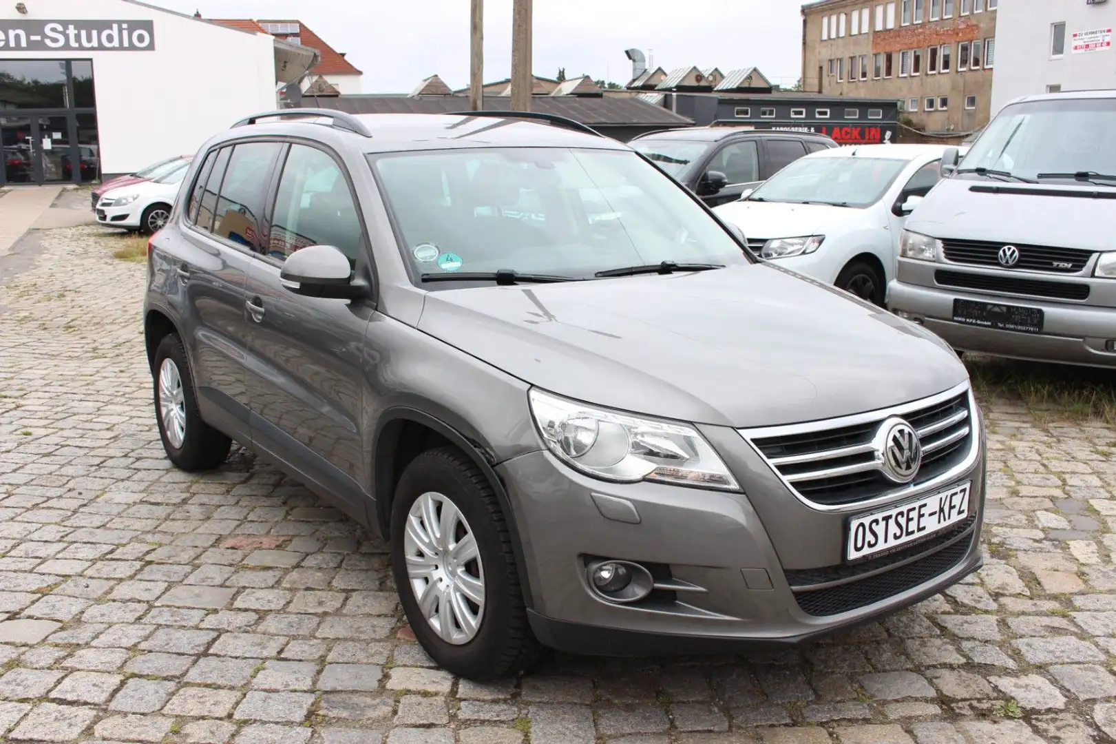 Volkswagen Tiguan Freestyle BMT Grau - 1